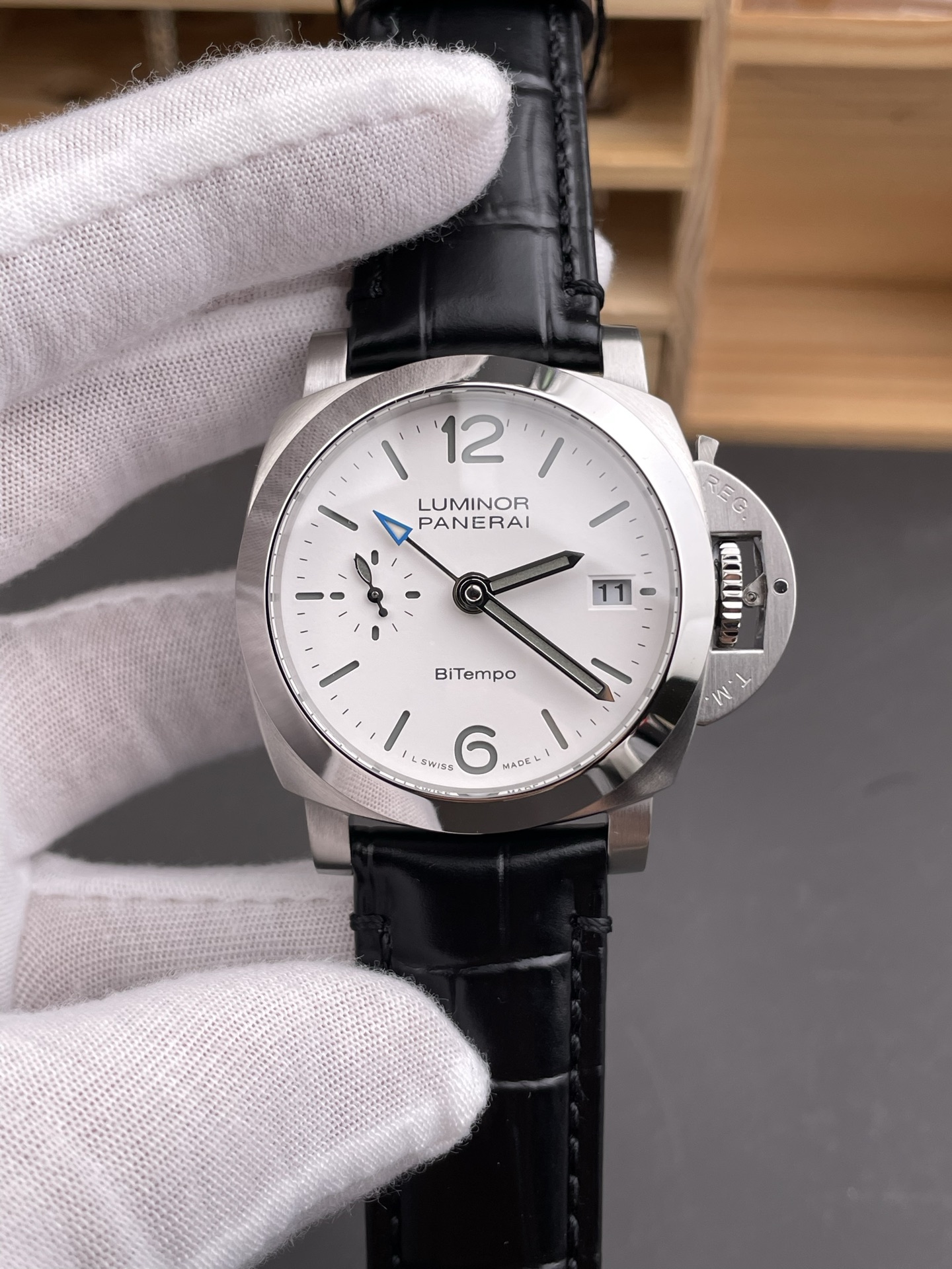 Panerai Luminor Marina PAM1367 Quaranta BiTempo 1:1 Mirror Super Clone Watch 40MM - view 3