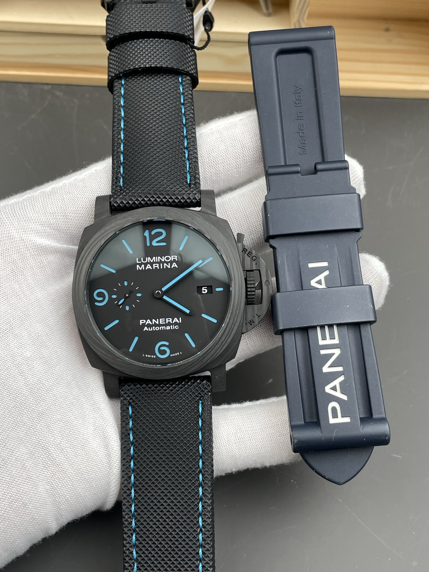 Panerai Luminor Marina Carbotech PAM1661 Edition 1:1 Mirror Swiss Super Clone Watch in Carbon Casing - view 5