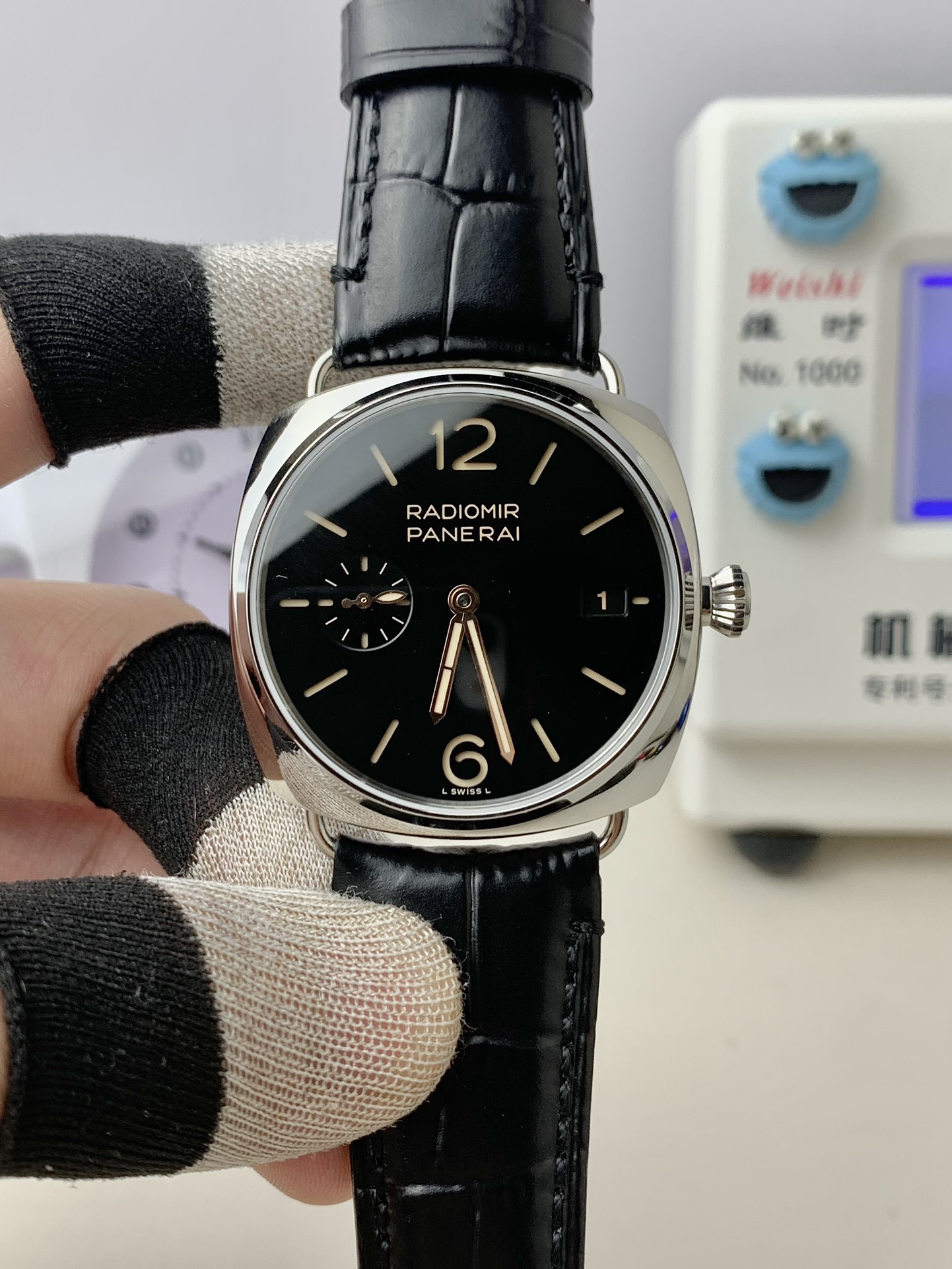 Panerai Radiomir PAM1294 Quaranta 40MM 904L Steel Black Dial Watch in 1:1 Mirror Super Clone - view 2