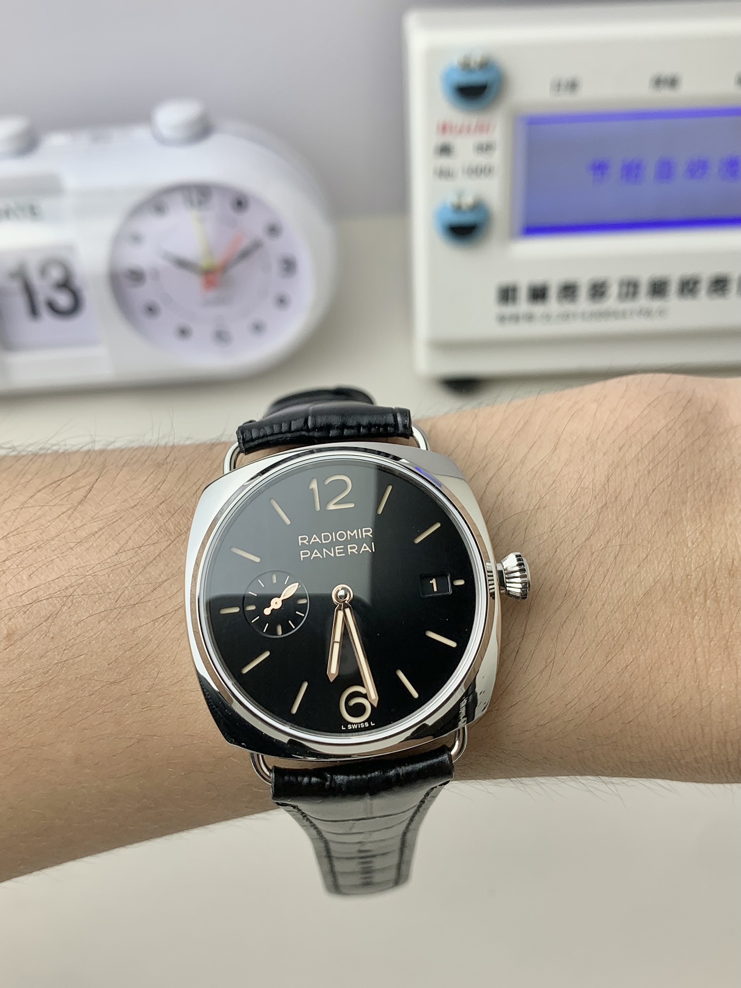 Panerai Radiomir PAM1294 Quaranta 40MM 904L Steel Black Dial Watch in 1:1 Mirror Super Clone - view 7