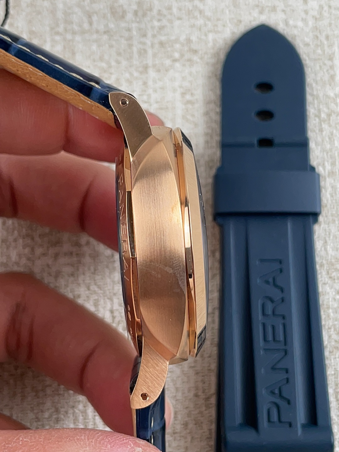Panerai Luminor Marina PAM1114 1:1 Mirror Swiss Super Clone Watch 44MM Rose gold - view 3