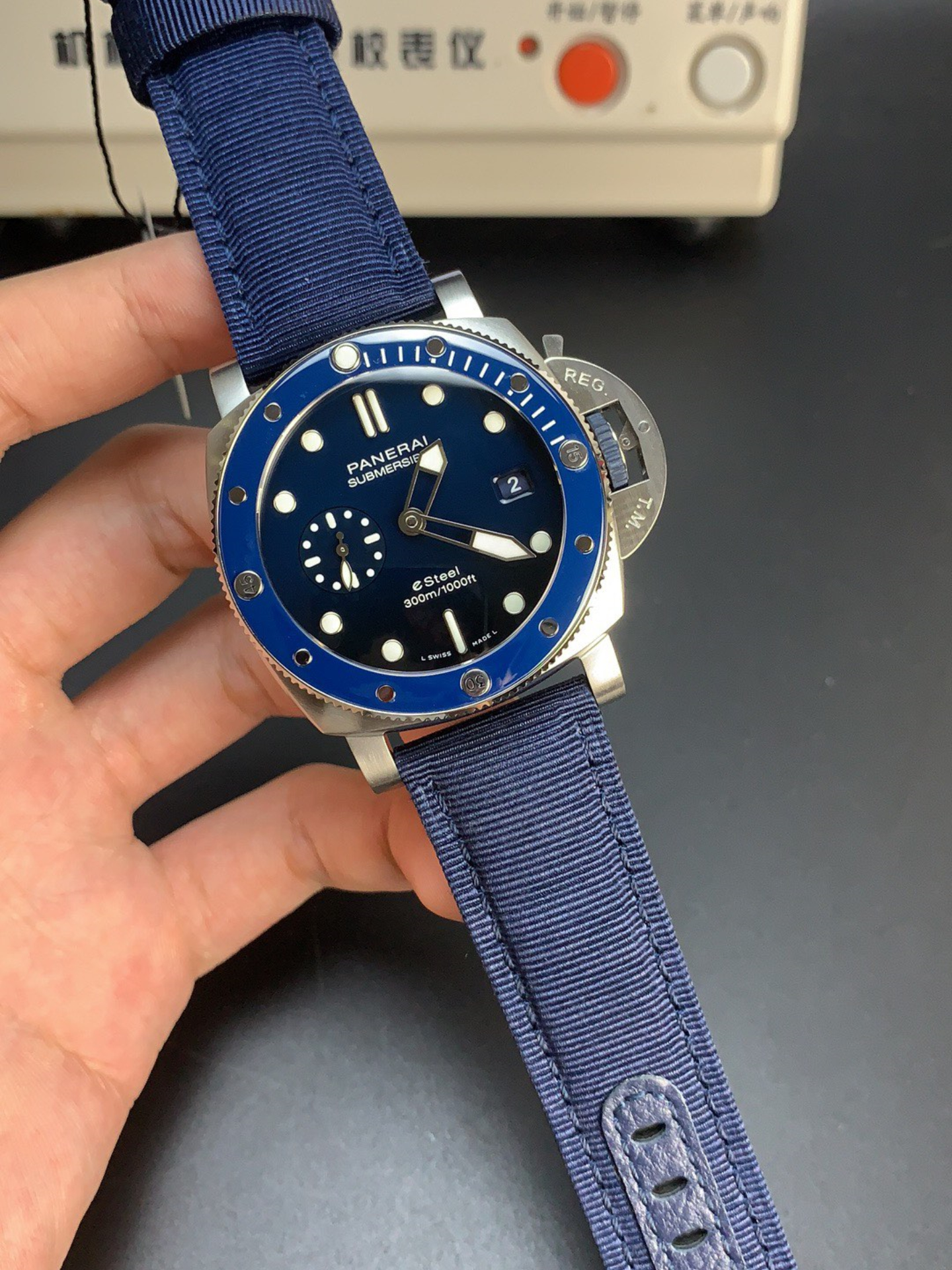 Panerai Super Clone PAM1289 Submersible eSteel 1:1 Watch 44MM - view 3