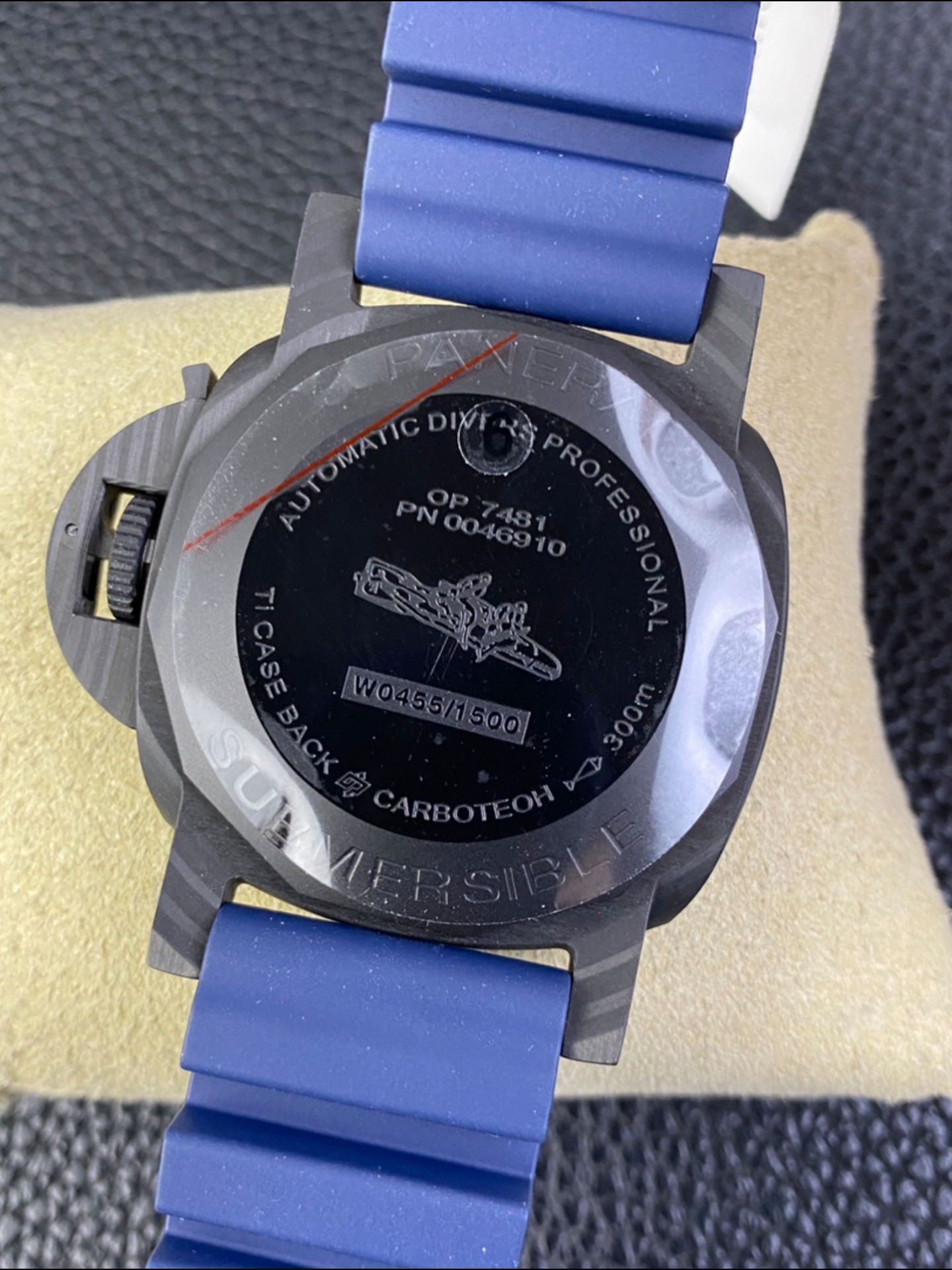Panerai Luminor Submersible PAM01232 Carbon Casing Swiss 1:1 Mirror Super Clone Watch - view 10