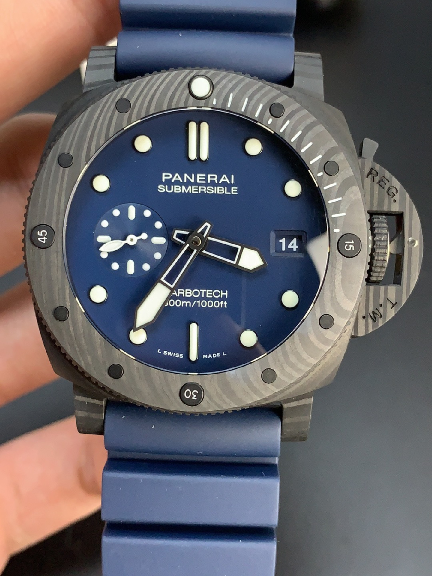 Panerai Luminor Submersible PAM01232 Carbon Casing Swiss 1:1 Mirror Super Clone Watch - view 2