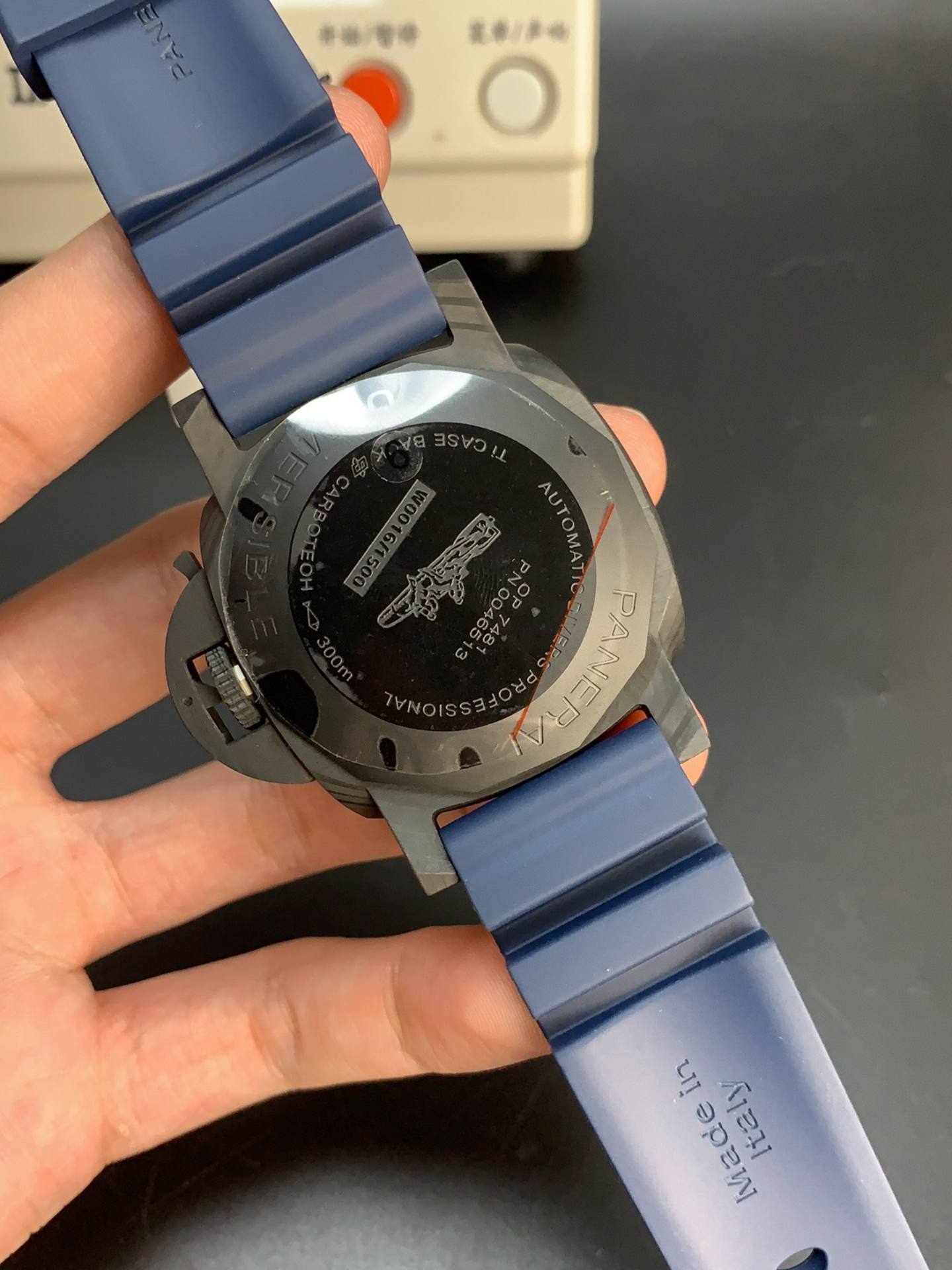Panerai Luminor Submersible PAM01232 Carbon Casing Swiss 1:1 Mirror Super Clone Watch - view 5