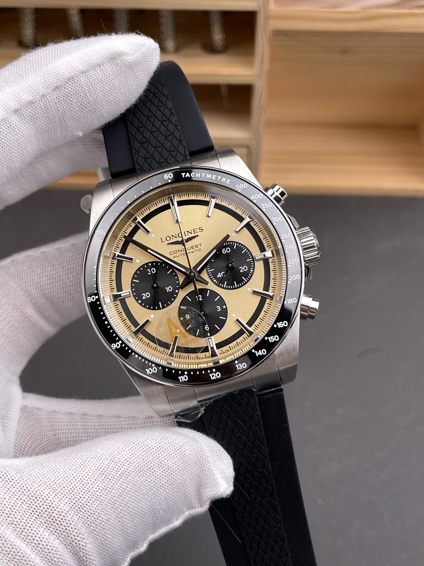 Longines Conquest Chronograph: Yellow dial, stainless steel case, automatic movement. - Super Clone Watch - view 4