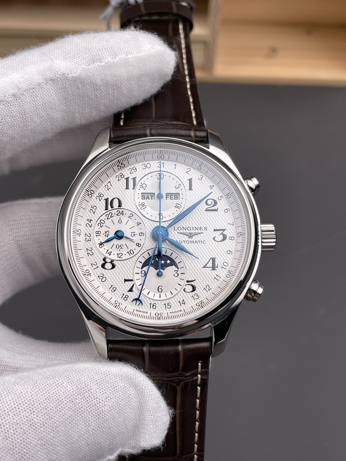 Longines 1:1 Super Clone Watch - Silver Dial with Barleycorn Pattern, Mechanical Movement, and Leather Strap - view 2