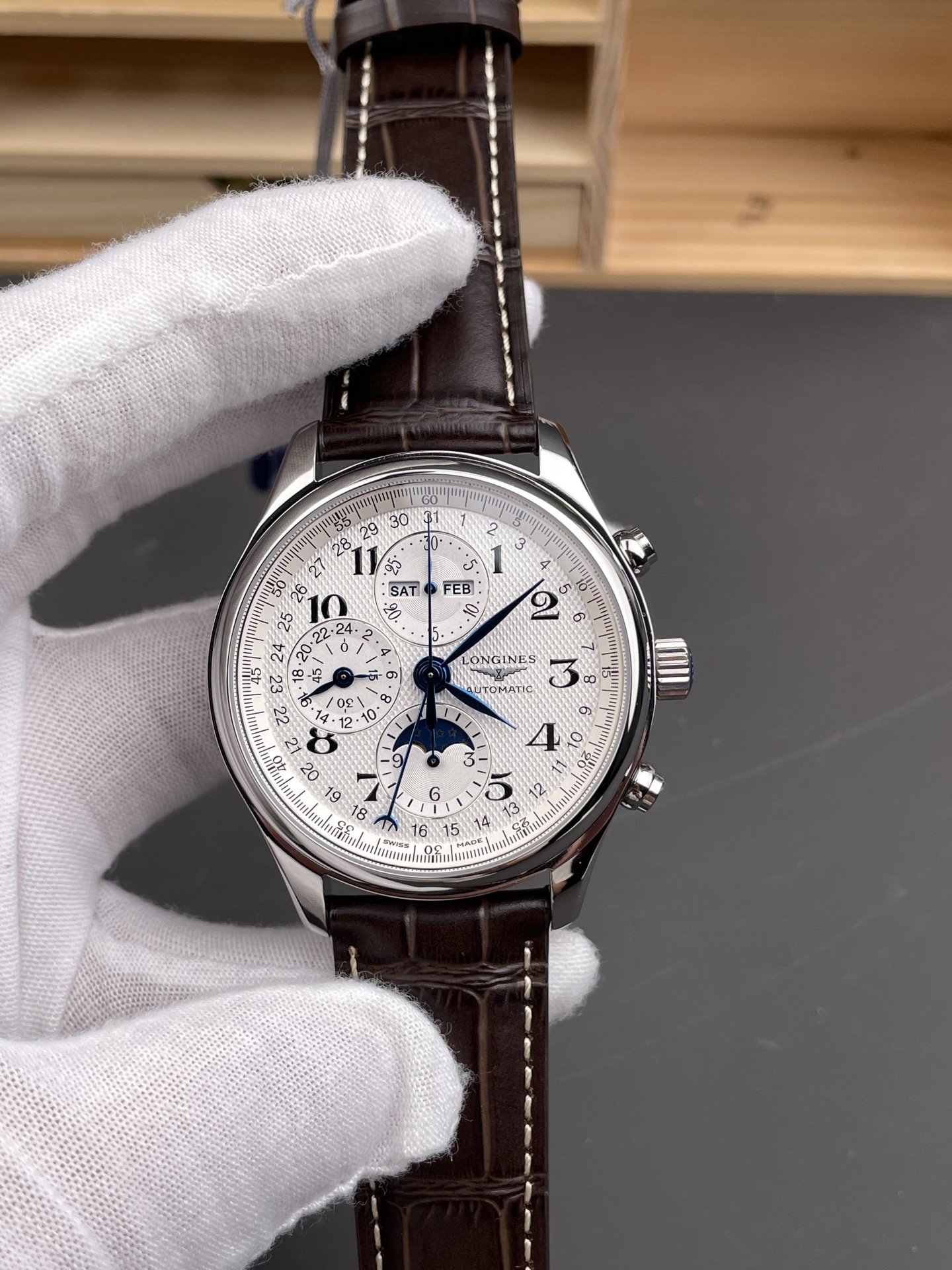 Longines 1:1 Super Clone Watch - Silver Dial with Barleycorn Pattern, Mechanical Movement, and Leather Strap - view 3