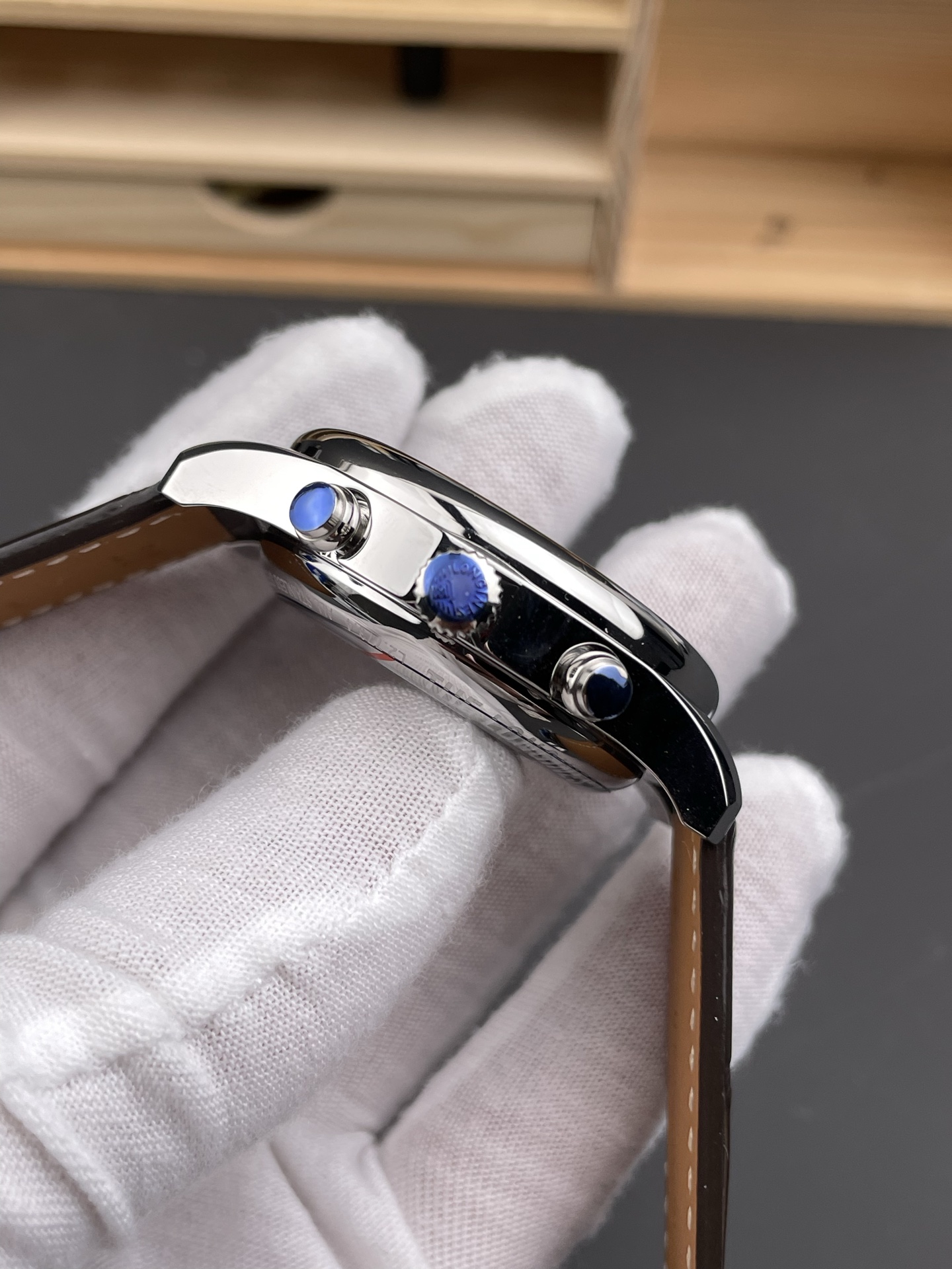 Longines 1:1 Super Clone Watch - Silver Dial with Barleycorn Pattern, Mechanical Movement, and Leather Strap - view 6