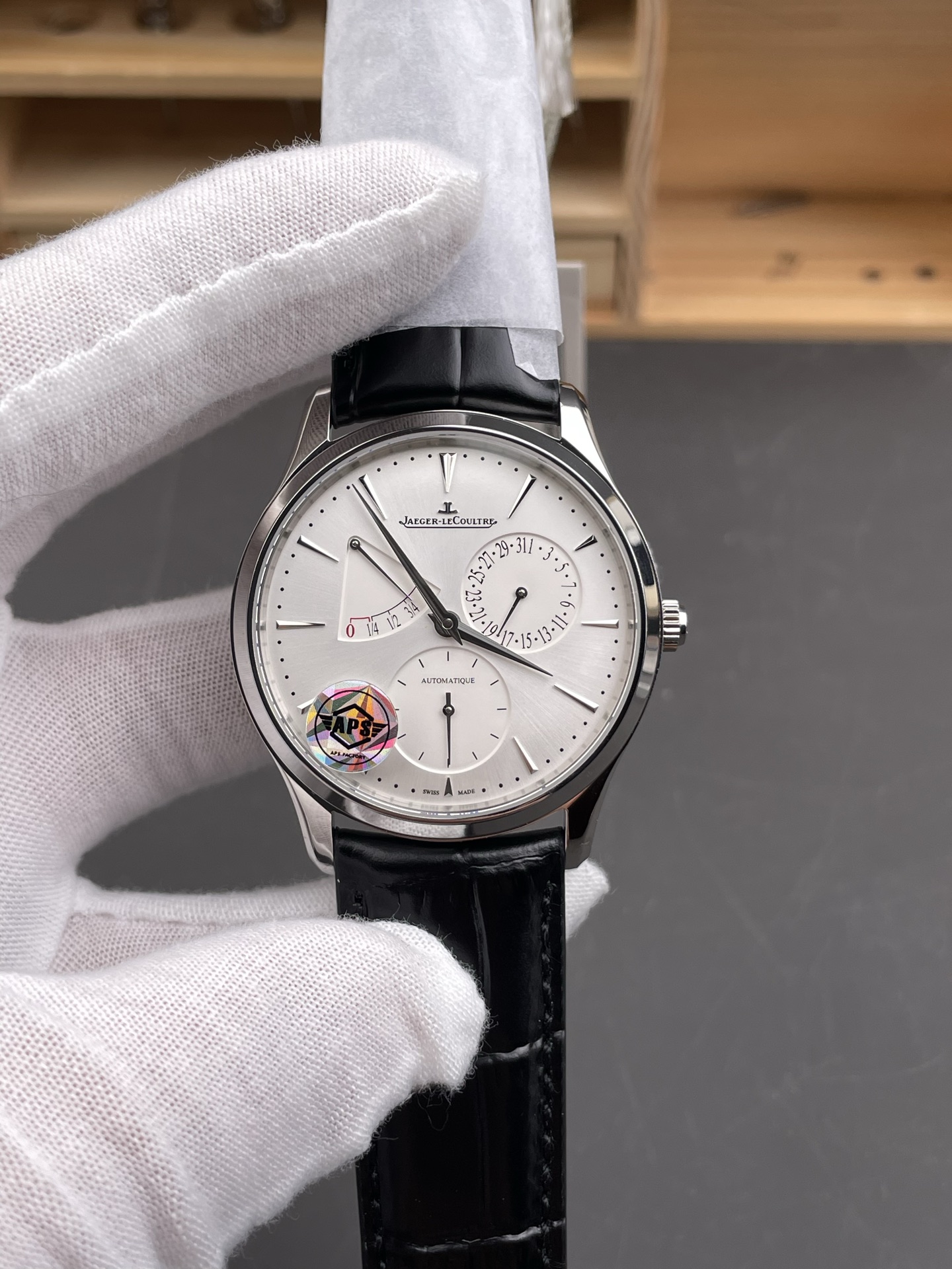 Jaeger-LeCoultre Master Ultra Thin Réserve De Marche 1:1 Mirror Super Clone Watch - view 2