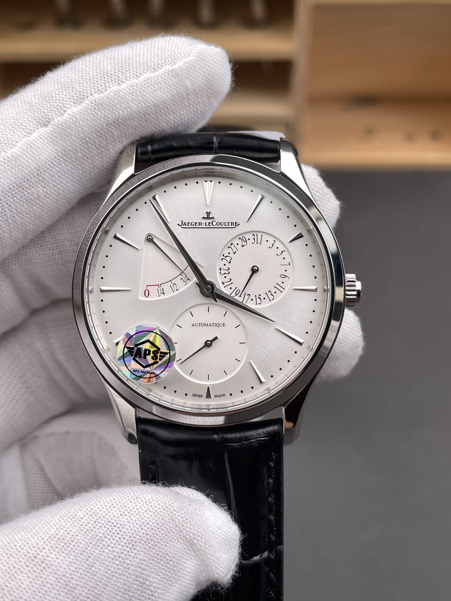Jaeger-LeCoultre Master Ultra Thin Réserve De Marche 1:1 Mirror Super Clone Watch - view 3