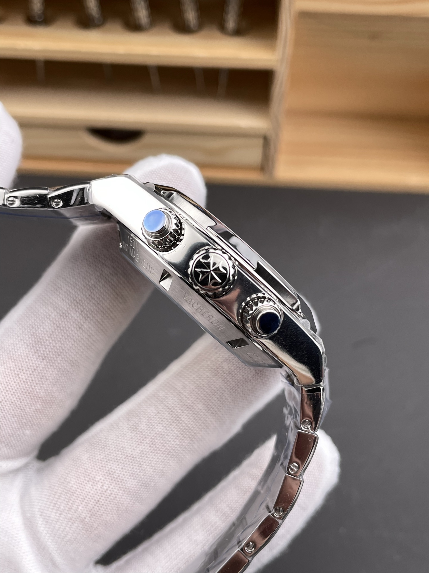 Vacheron Constantin Overseas Chronograph - Top-Tier Super Clone (Swiss Movement, Steel-tone Dial, Steel Bracelet) - view 6
