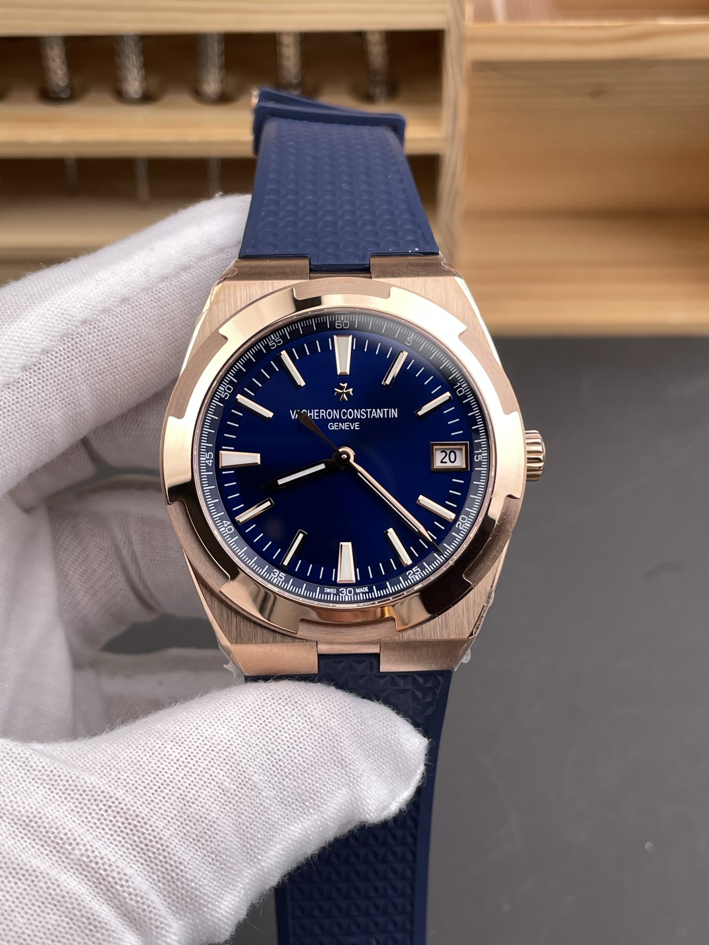 Vacheron Constantin Super Clone Overseas Edition Rose Gold Casing Rubber Stra - view 2