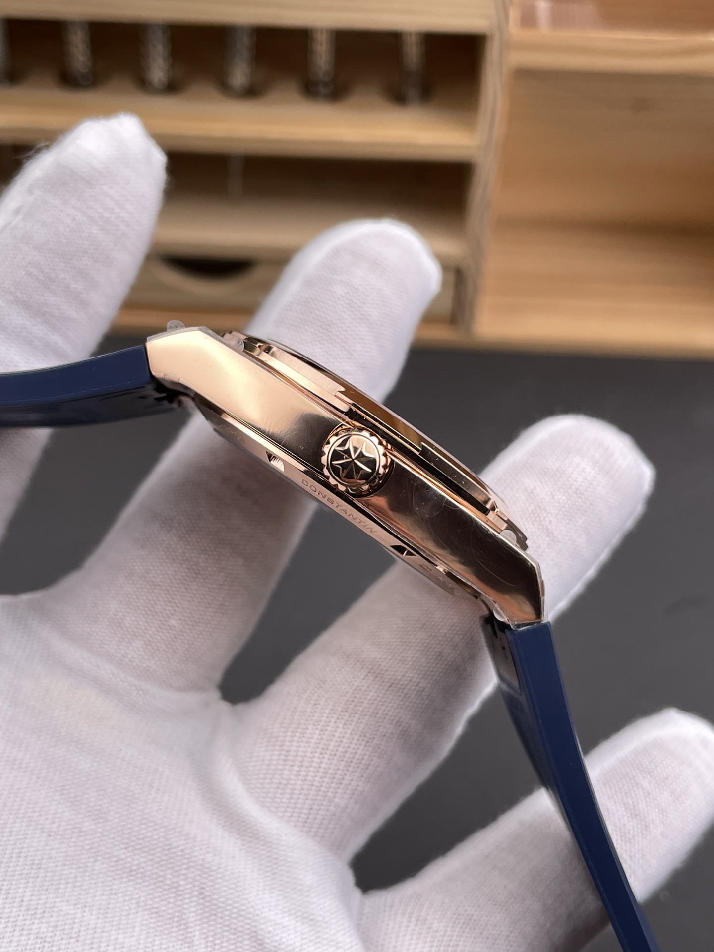 Vacheron Constantin Super Clone Overseas Edition Rose Gold Casing Rubber Stra - view 6