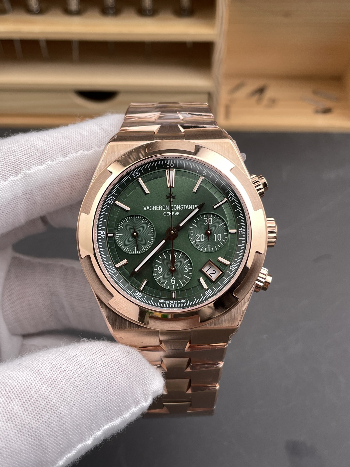 Vacheron Constantin Overseas Chronograph - Green Dial Swiss Super Clone (with Rose Gold Bracelet) - view 2