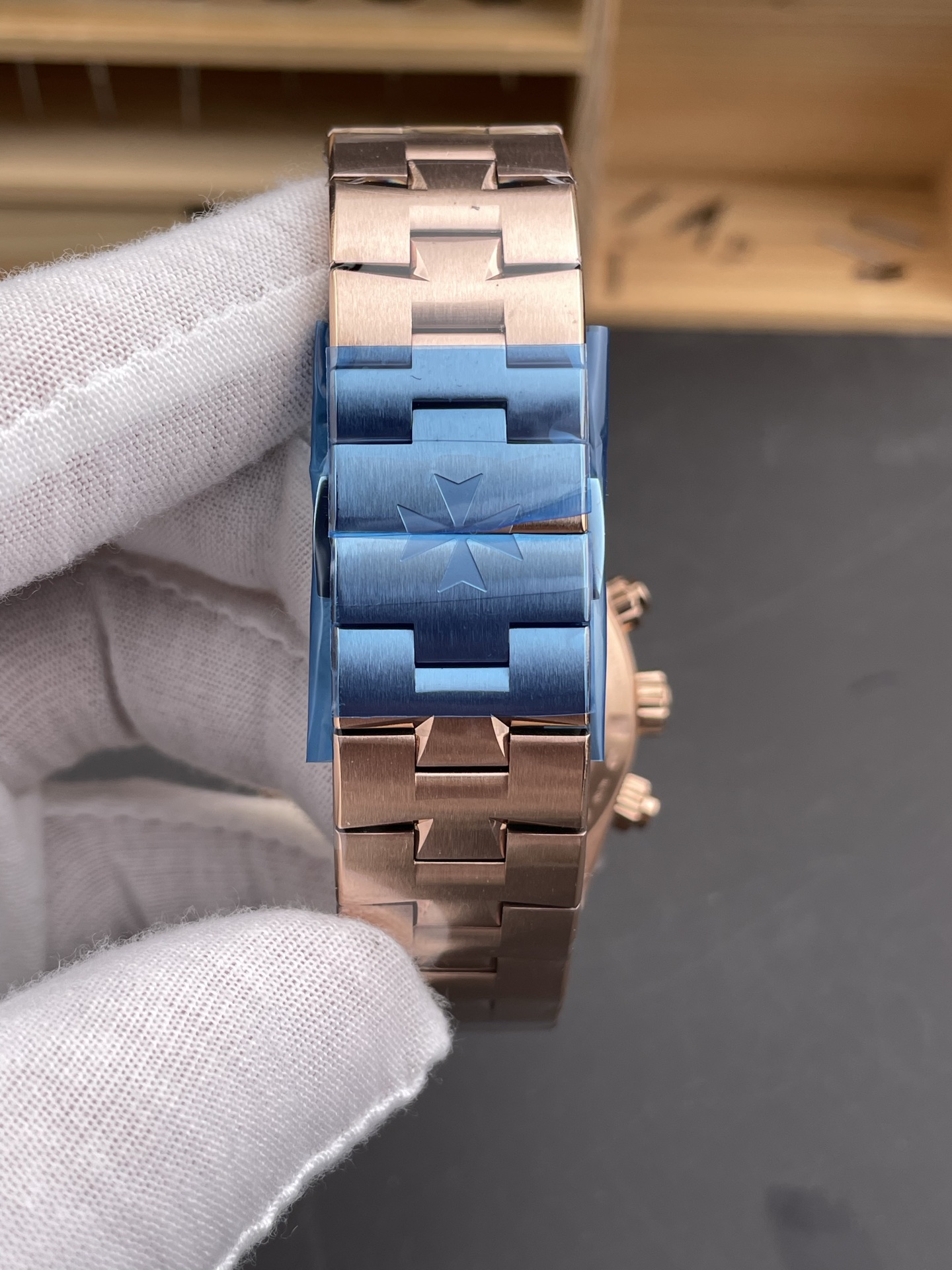 Vacheron Constantin Overseas Chronograph - Green Dial Swiss Super Clone (with Rose Gold Bracelet) - view 9