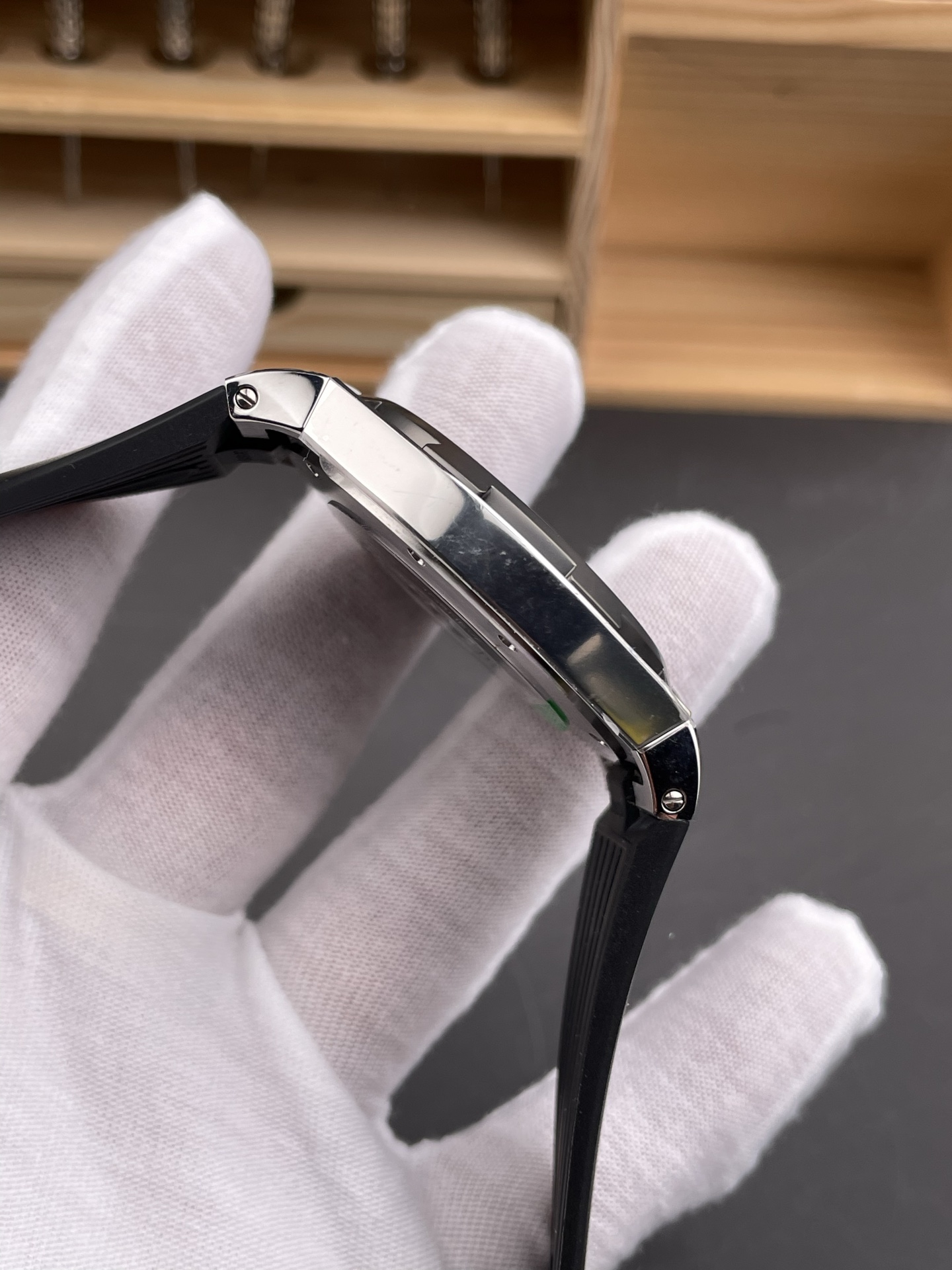 Vacheron Constantin Overseas 1:1 Mirror Swiss Super Clone Watch in Grey Dial - Rubber Strap - view 7
