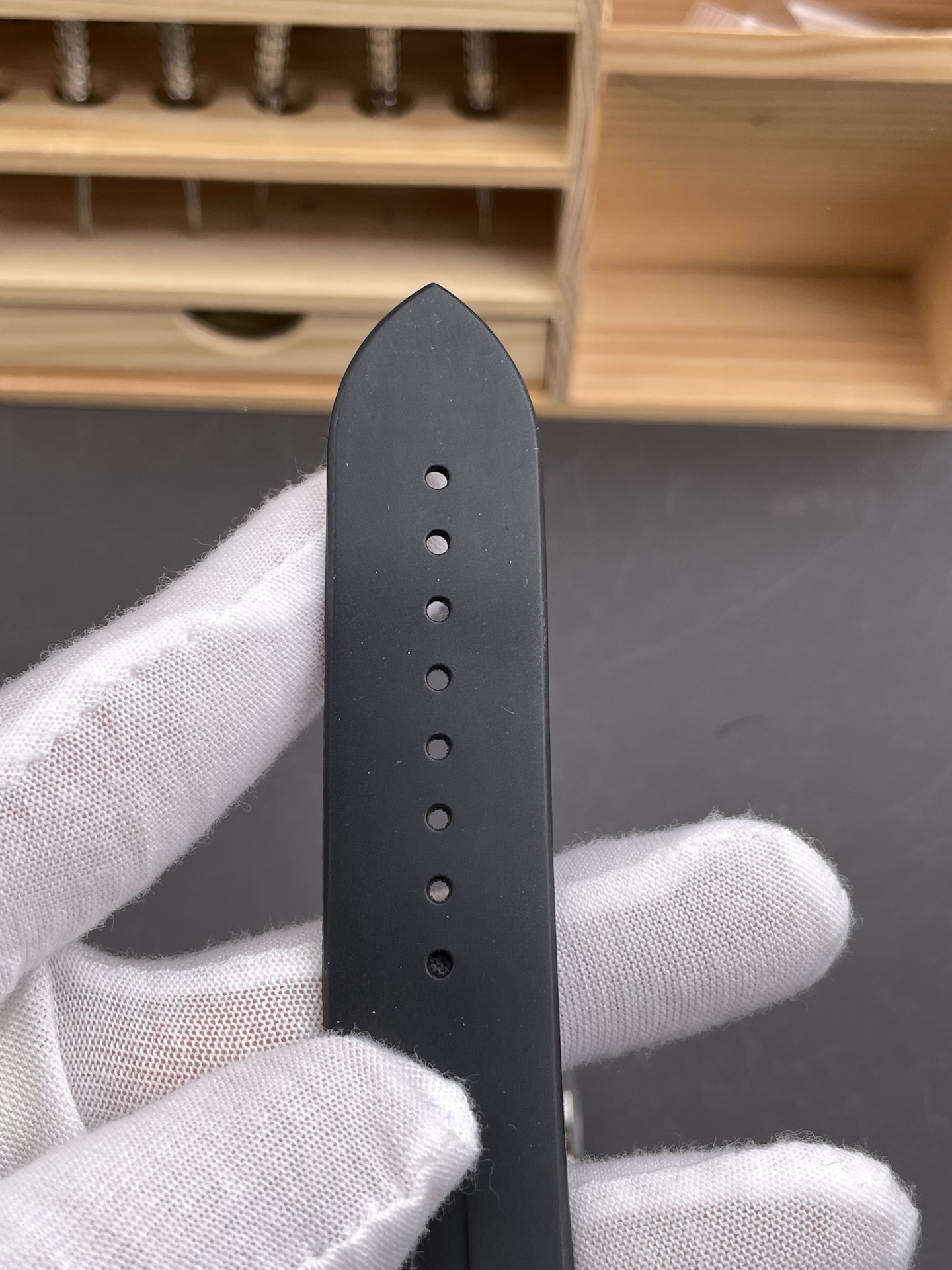 Vacheron Constantin Overseas 1:1 Mirror Swiss Super Clone Watch in Grey Dial - Rubber Strap - view 8