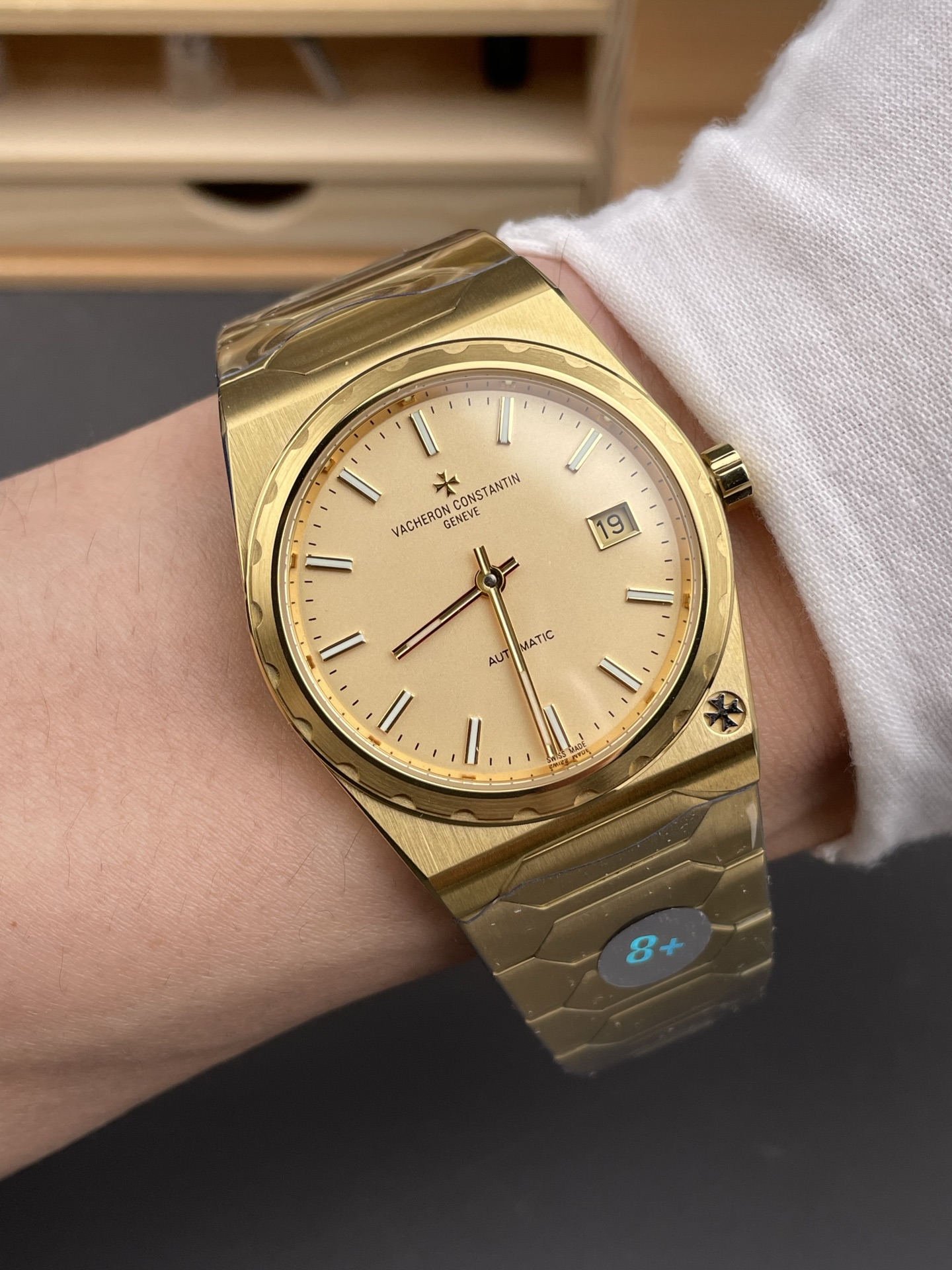 Vacheron Constantin Historiques 222 Super Clone 37MM Yellow Gold Watch in Gold Dial - view 10