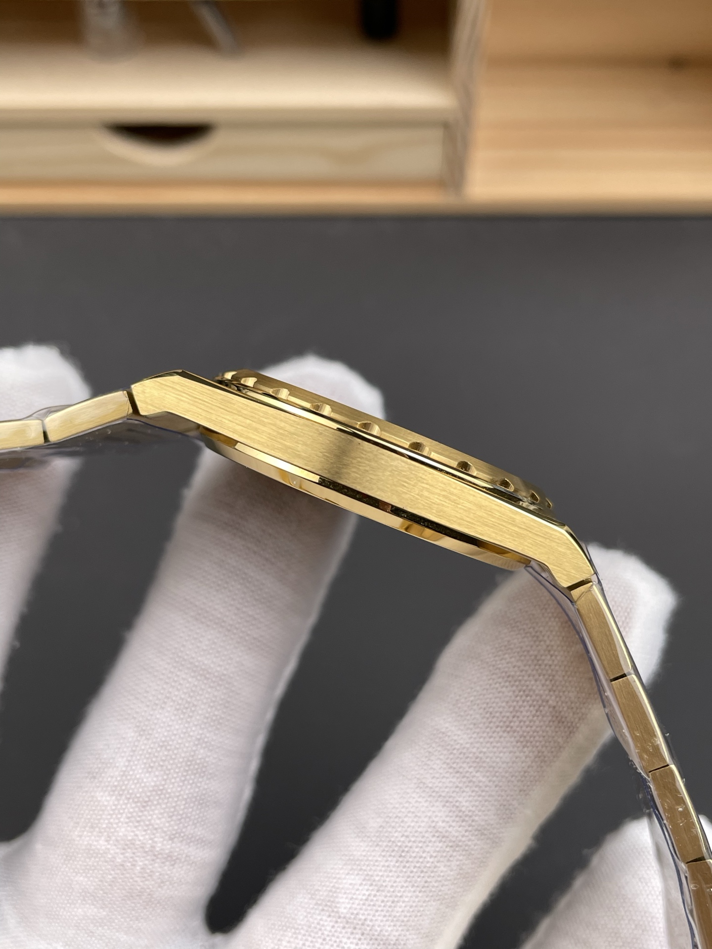Vacheron Constantin Historiques 222 Super Clone 37MM Yellow Gold Watch in Gold Dial - view 6