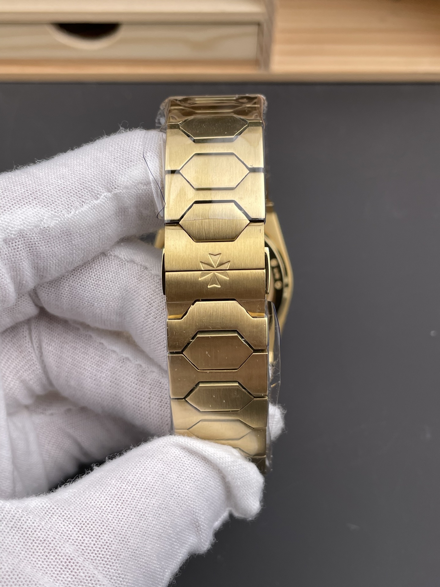 Vacheron Constantin Historiques 222 Super Clone 37MM Yellow Gold Watch in Gold Dial - view 9