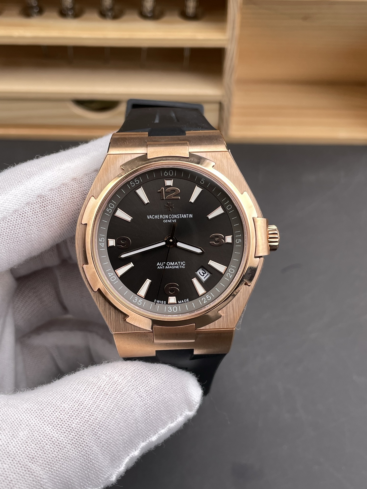 Vacheron Constantin Overseas 1:1 Mirror Super Clone 904L Rose Gold Steel Watch in Grey Dial - Rubber Strap - view 2