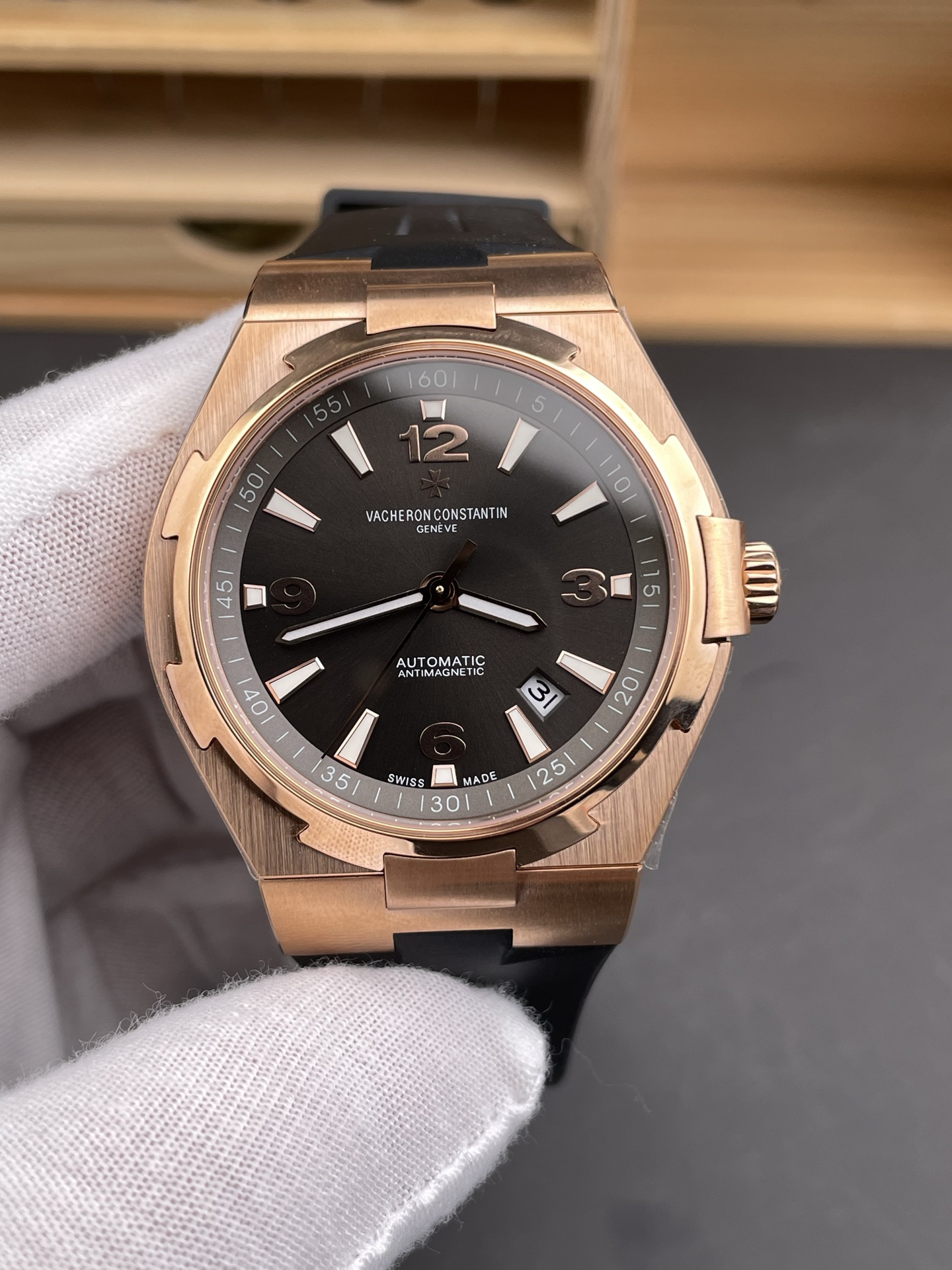 Vacheron Constantin Overseas 1:1 Mirror Super Clone 904L Rose Gold Steel Watch in Grey Dial - Rubber Strap - view 3
