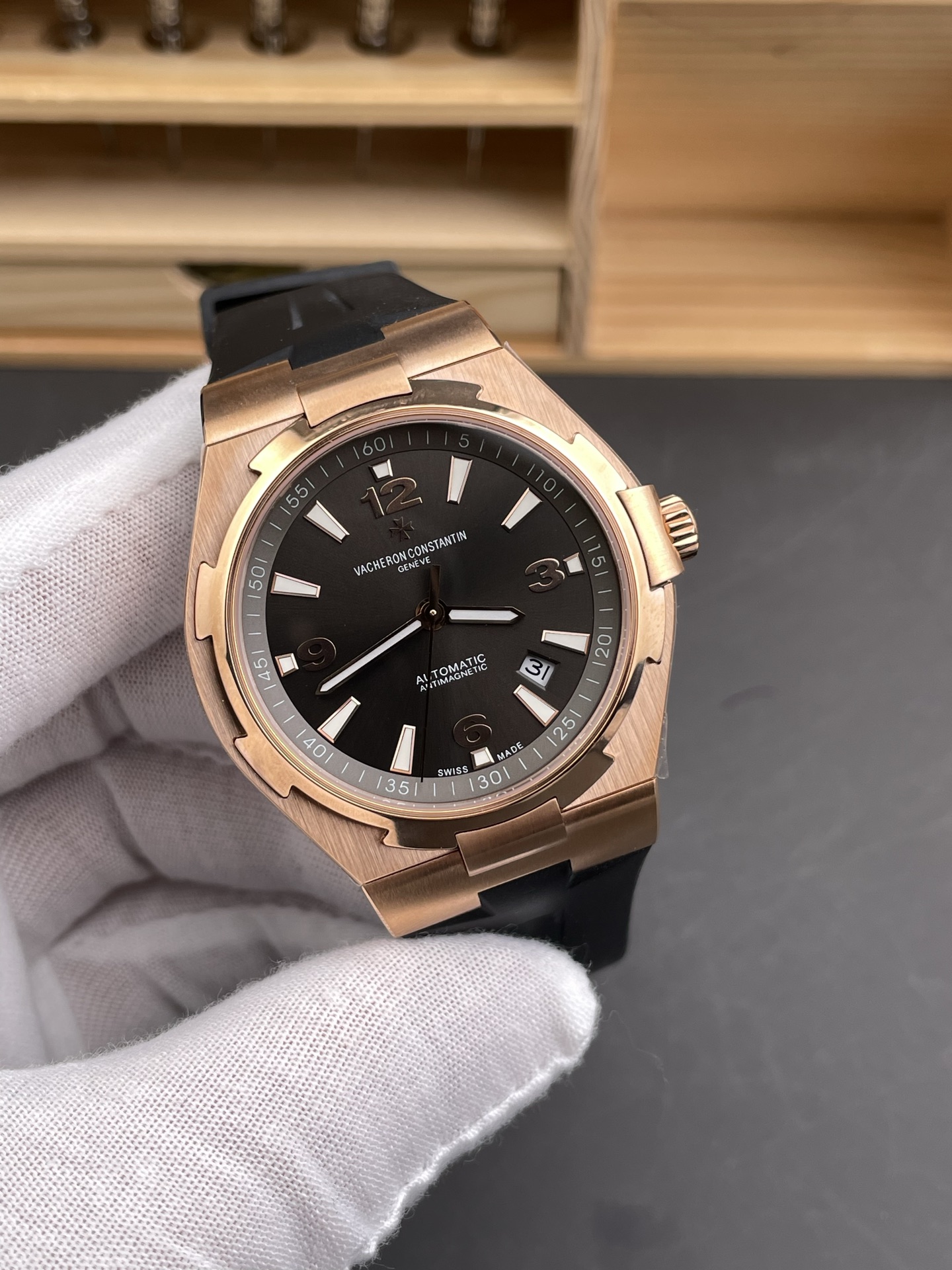 Vacheron Constantin Overseas 1:1 Mirror Super Clone 904L Rose Gold Steel Watch in Grey Dial - Rubber Strap - view 4