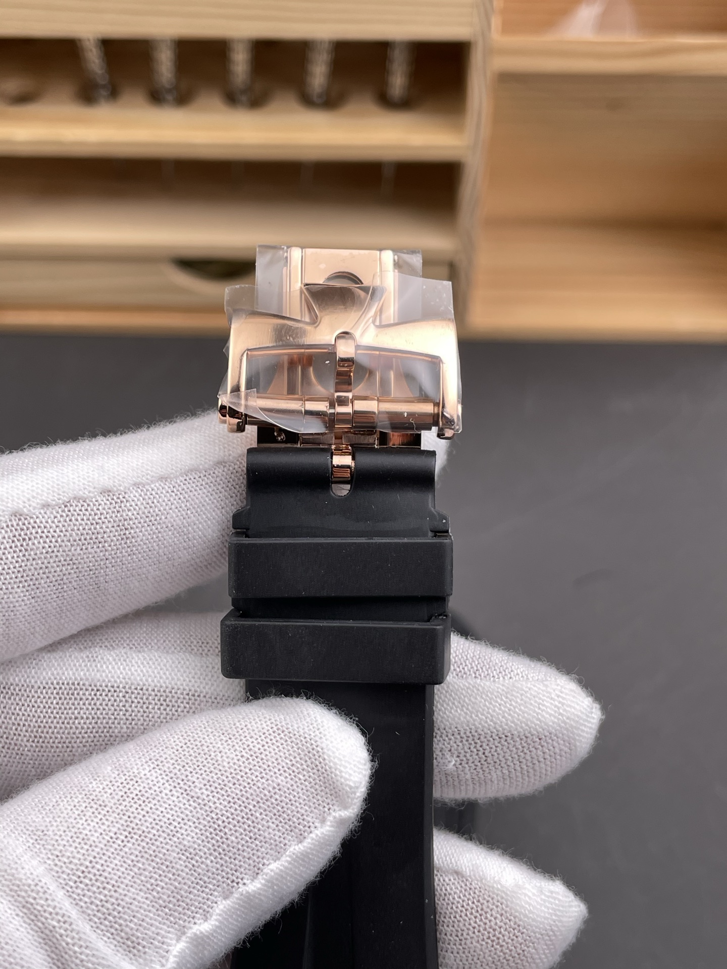 Vacheron Constantin Overseas 1:1 Mirror Super Clone 904L Rose Gold Steel Watch in Grey Dial - Rubber Strap - view 9