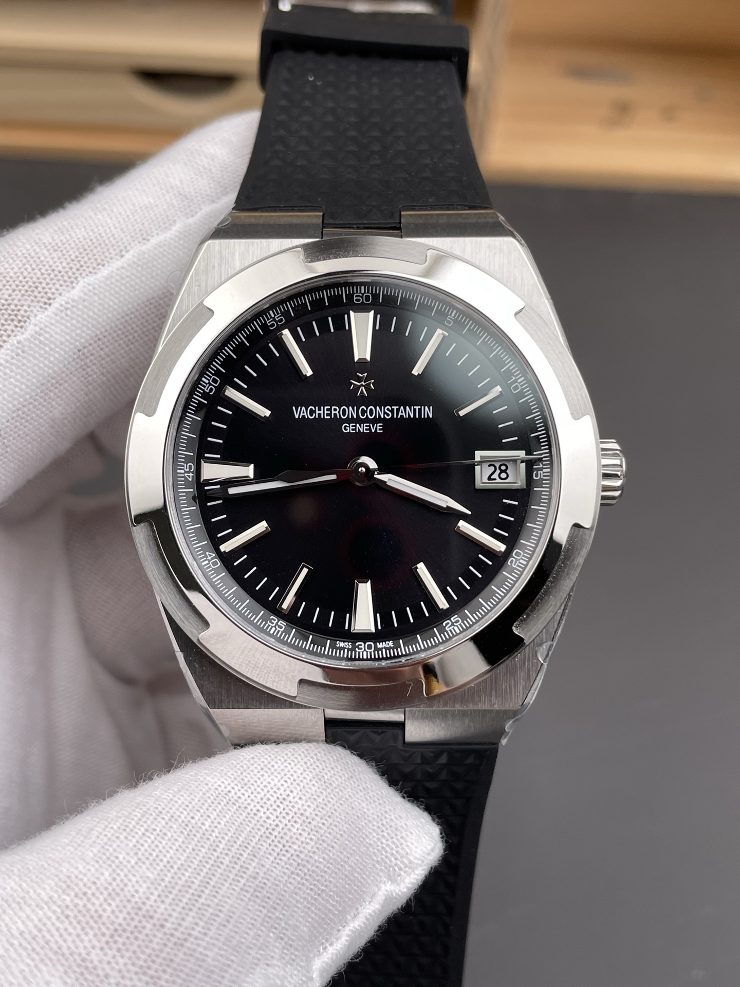 Vacheron Constantin Overseas 1:1 Mirror Swiss Super Clone Watch in Black Dial - view 3