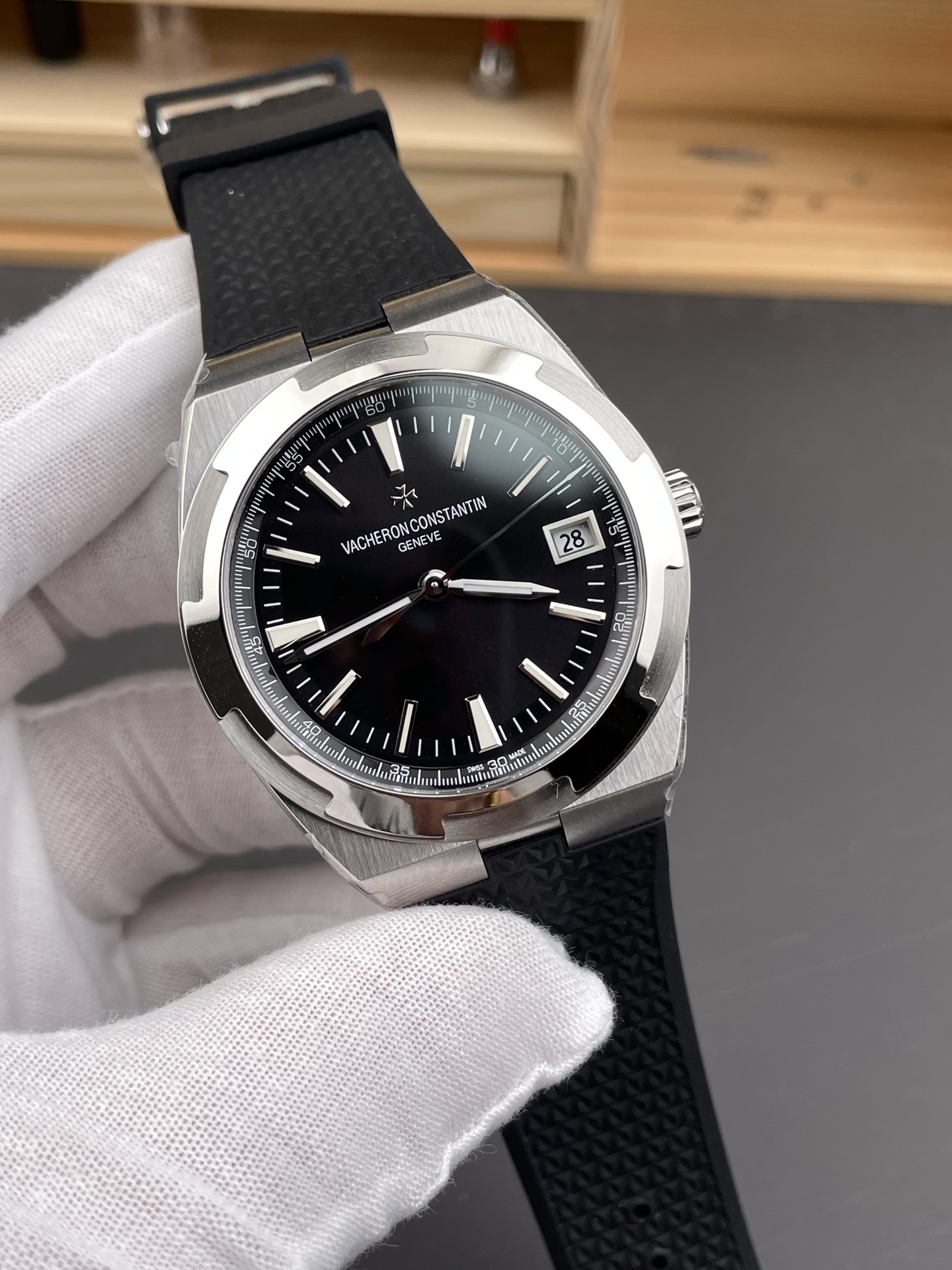 Vacheron Constantin Overseas 1:1 Mirror Swiss Super Clone Watch in Black Dial - view 4