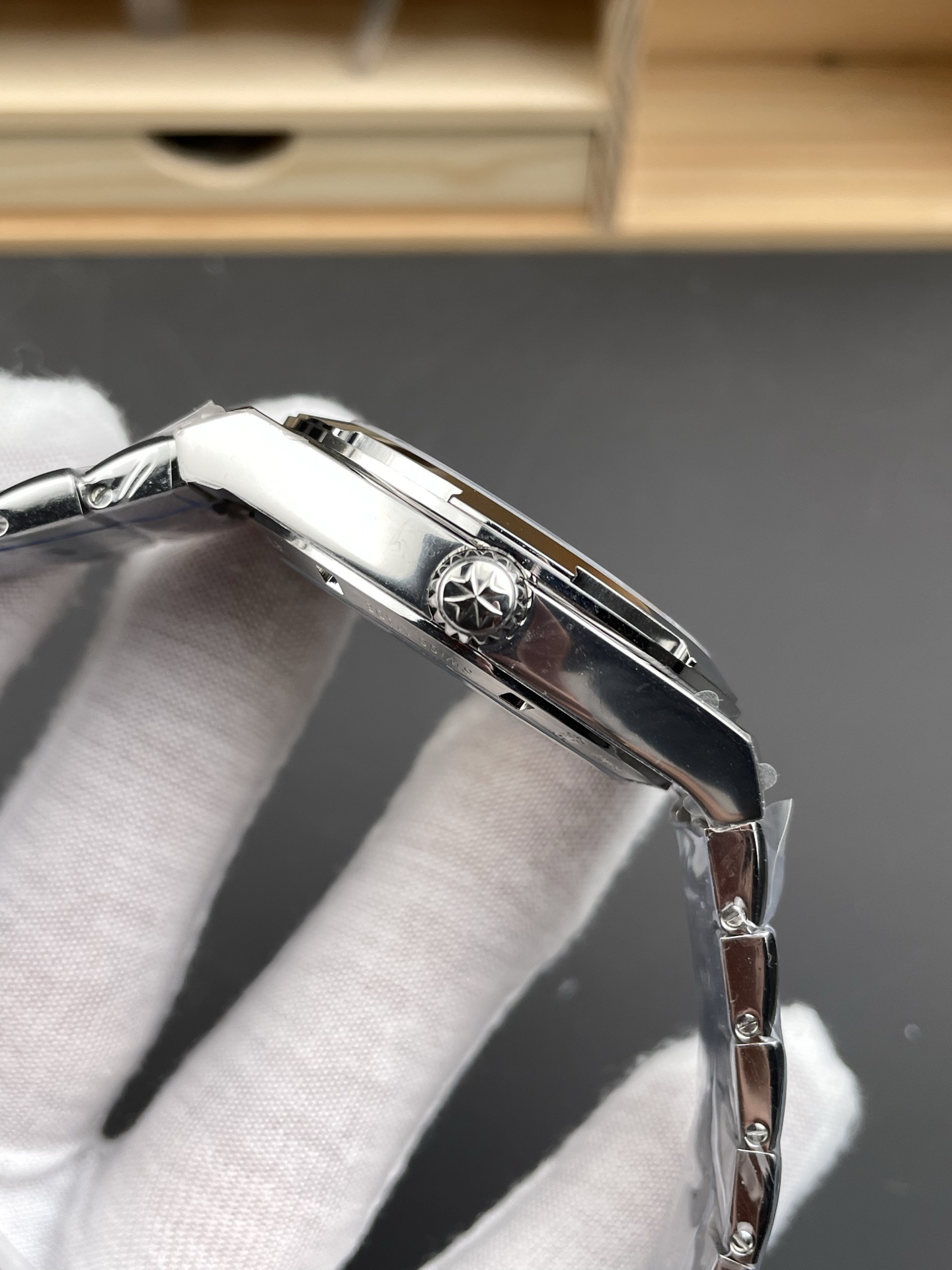 Vacheron Constantin Overseas 1:1 Mirror Swiss Super Clone Watch in Steel Blue Dial - view 6