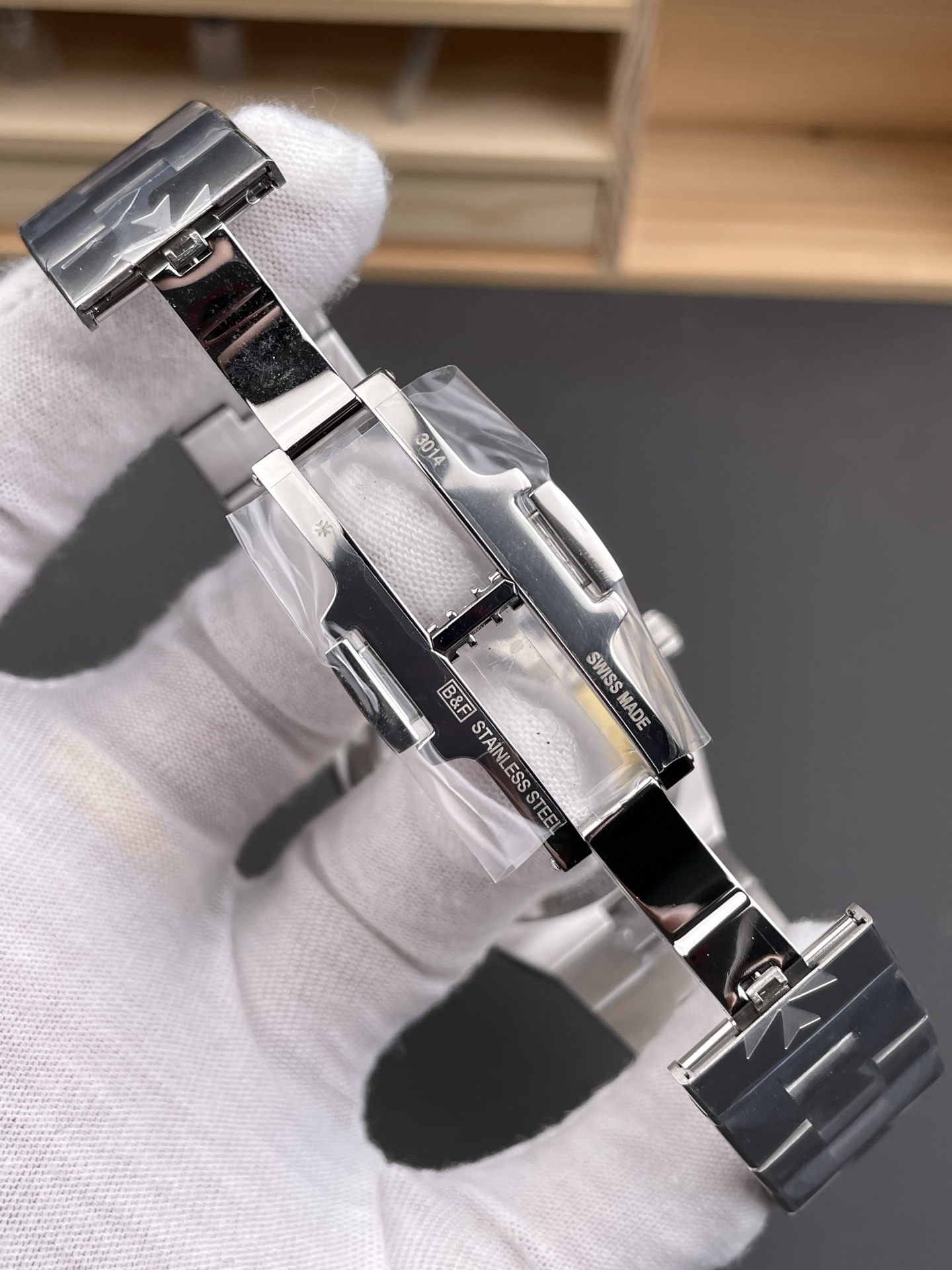 Vacheron Constantin Overseas 1:1 Mirror Swiss Super Clone Watch in Steel Blue Dial - view 8