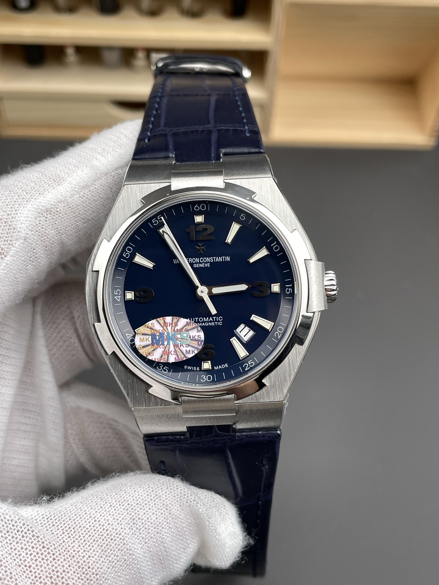 Vacheron Constantin Overseas 1:1 Mirror Swiss Super Clone Watch in Steel Blue Dial - leather Strap - view 2