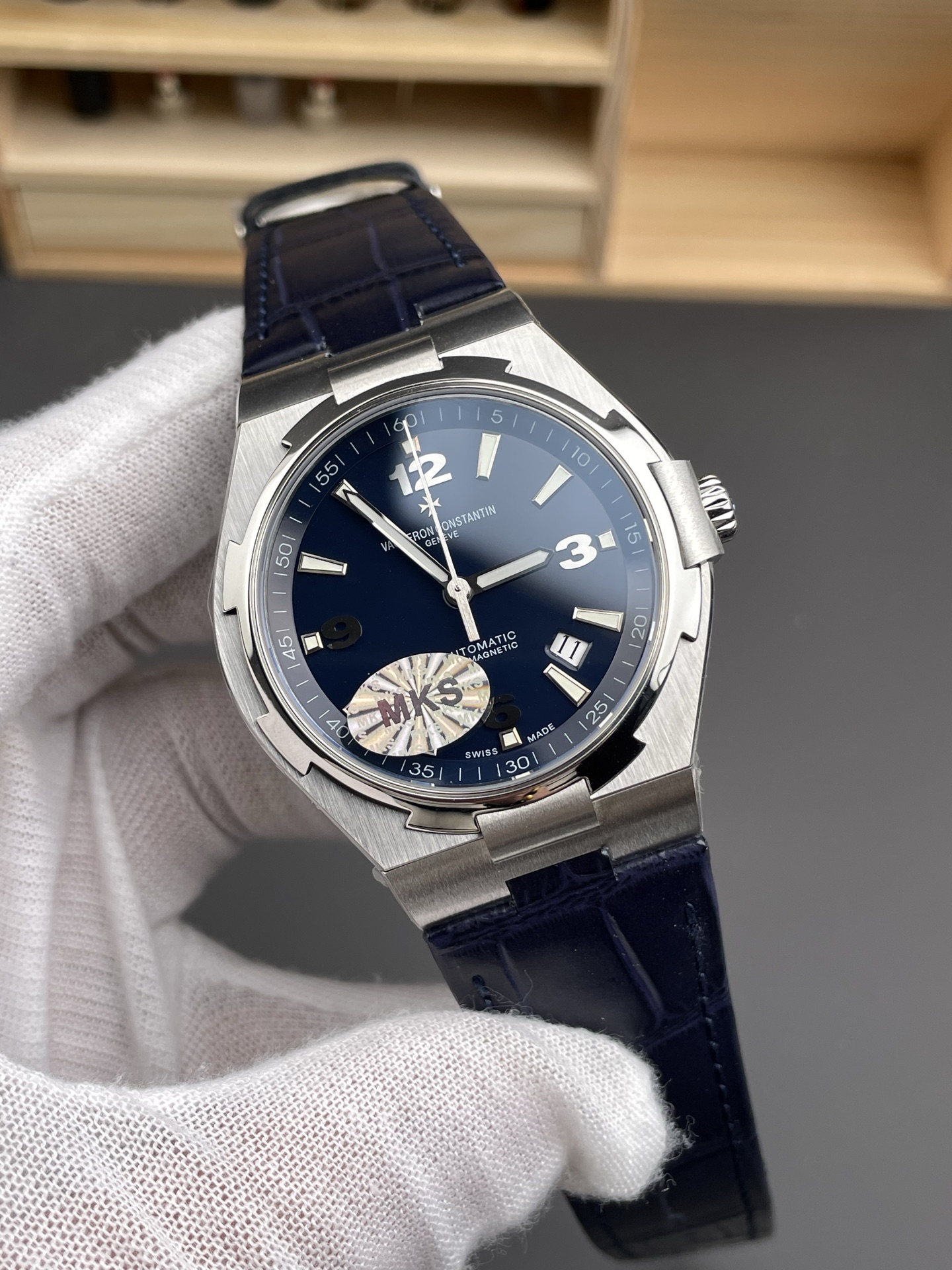 Vacheron Constantin Overseas 1:1 Mirror Swiss Super Clone Watch in Steel Blue Dial - leather Strap - view 3