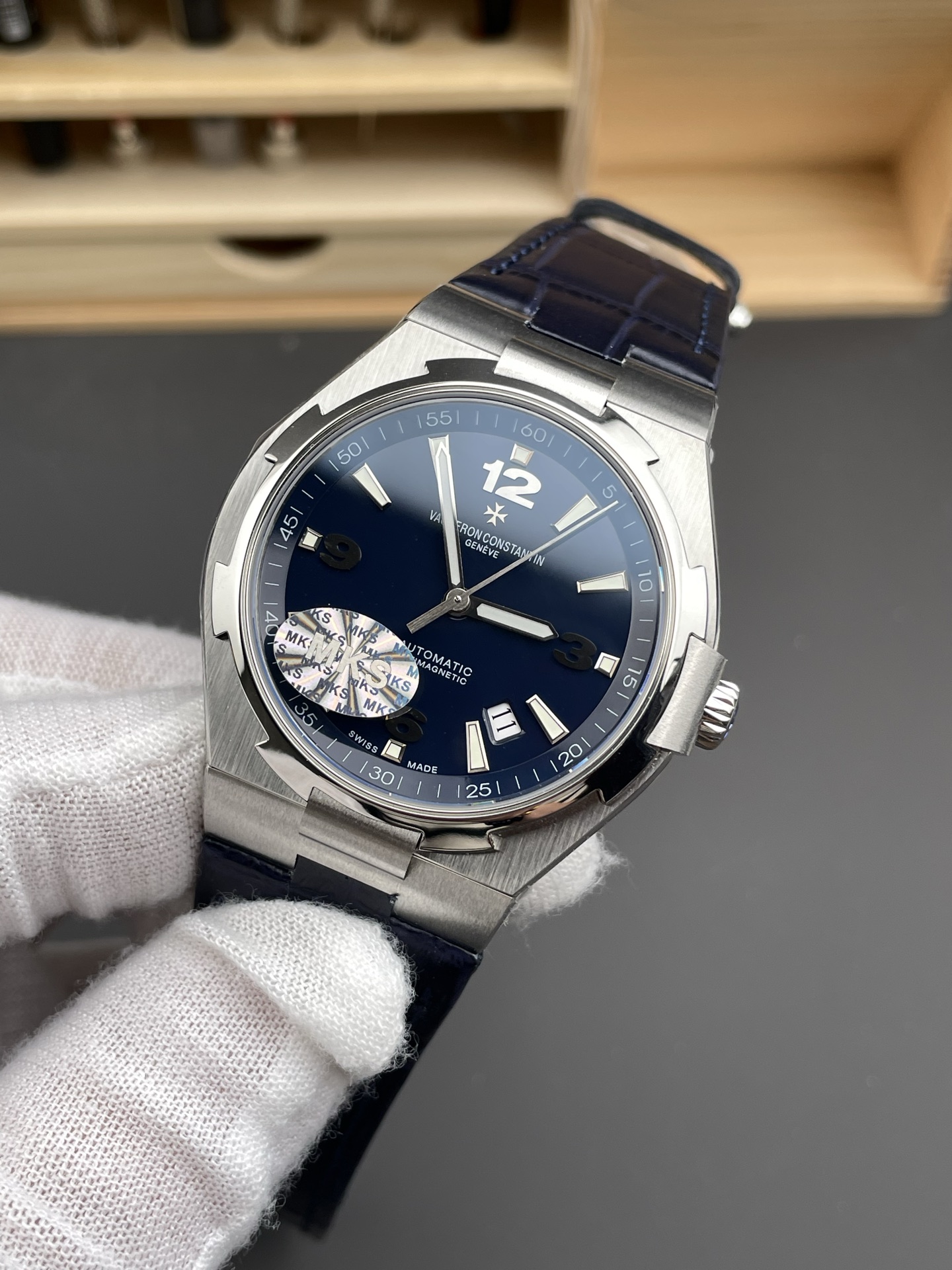Vacheron Constantin Overseas 1:1 Mirror Swiss Super Clone Watch in Steel Blue Dial - leather Strap - view 4