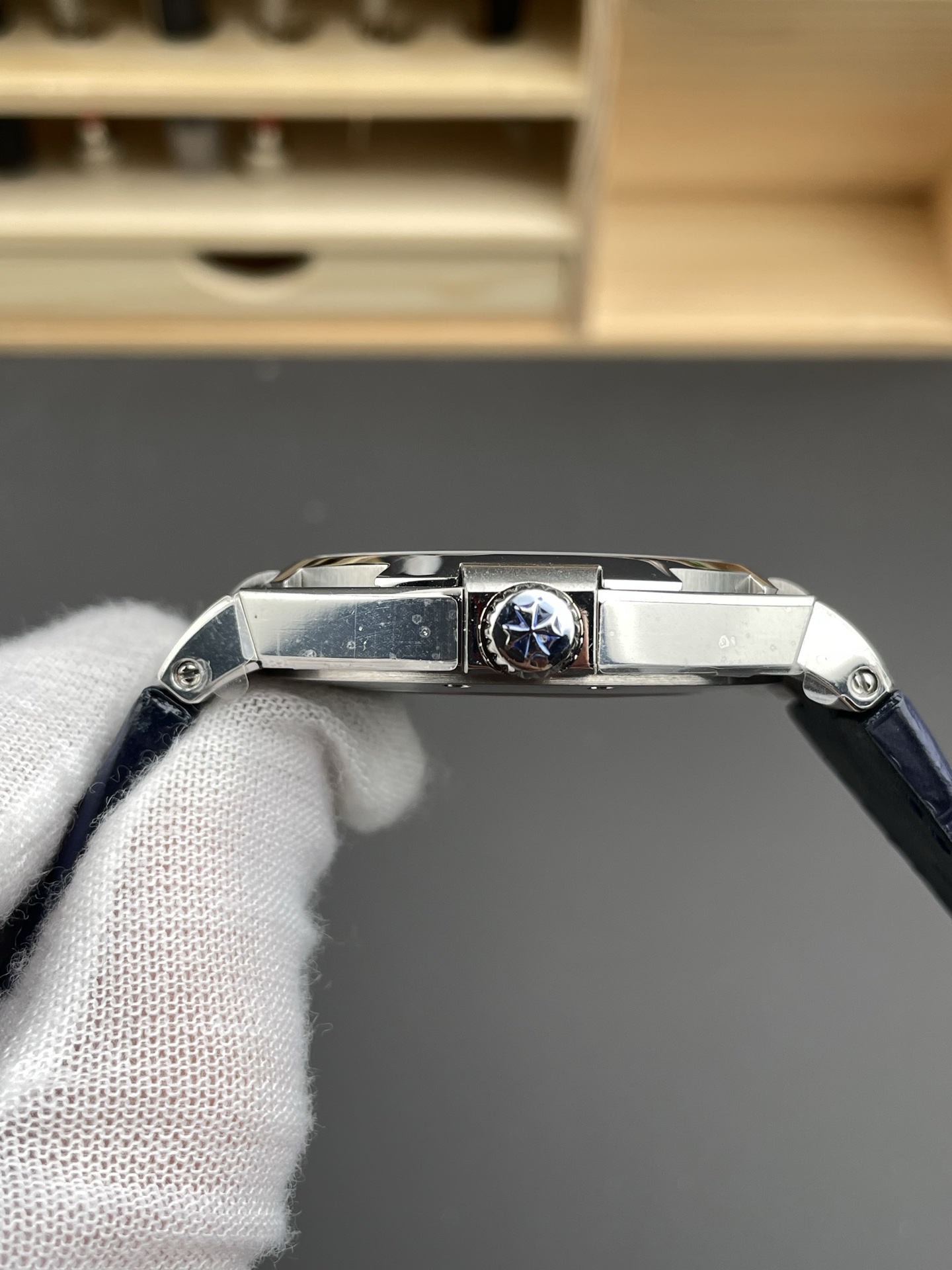 Vacheron Constantin Overseas 1:1 Mirror Swiss Super Clone Watch in Steel Blue Dial - leather Strap - view 7
