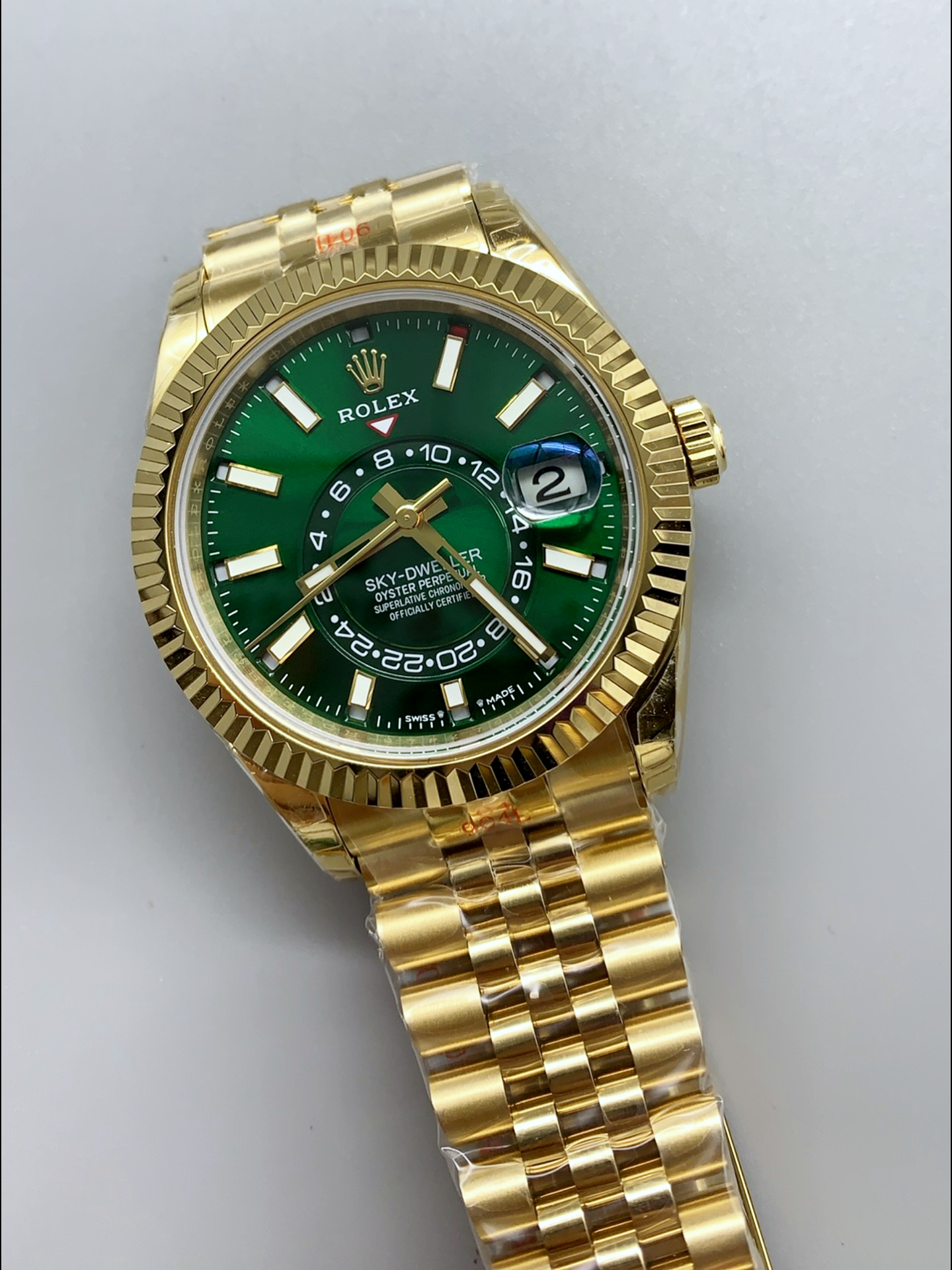 Rolex Sky-Dweller REF# 336235 Green Dial Watch in Yellow Gold 904L Steel Case 1:1 Mirror Super Clone - view 4