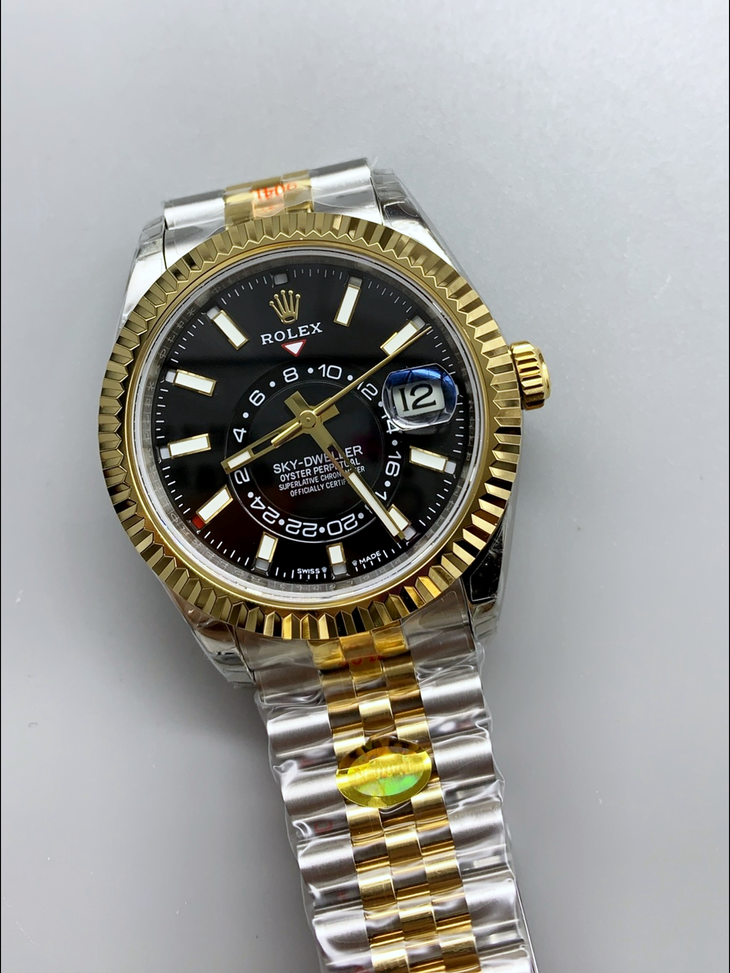 Rolex Sky-Dweller REF# M336933 Black Dial Watch in Yellow Gold 904L Steel Case 1:1 Mirror Super Clone - view 4