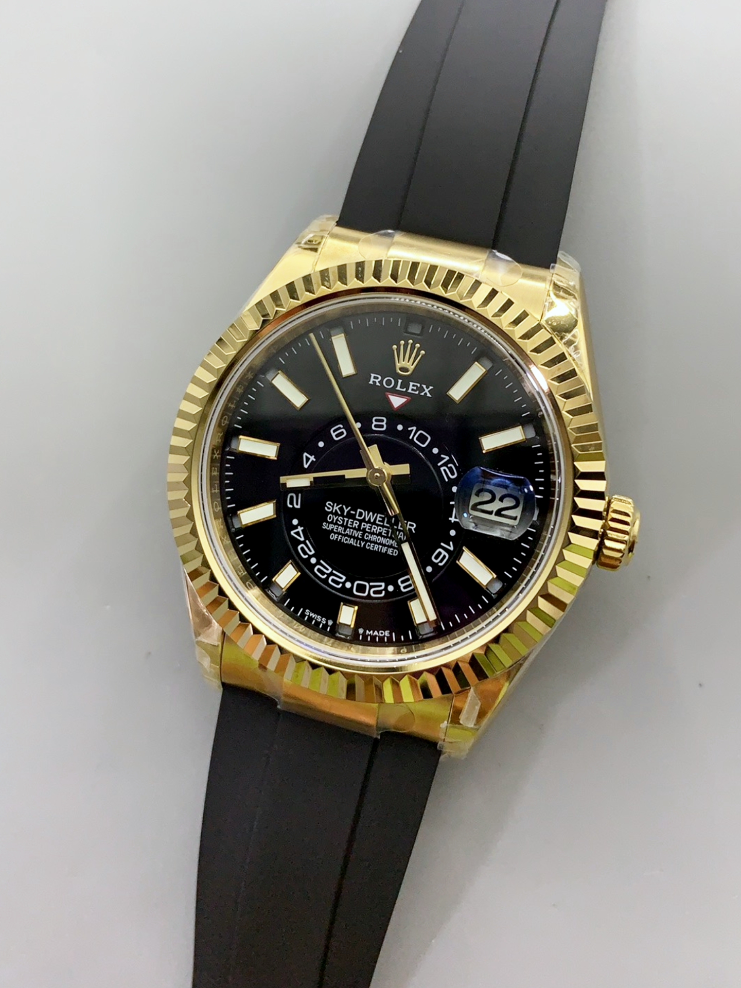 Rolex Sky-Dweller REF# 336935 Black Dial Watch in Yellow Gold 904L Steel Case 1:1 Mirror Super Clone - view 4