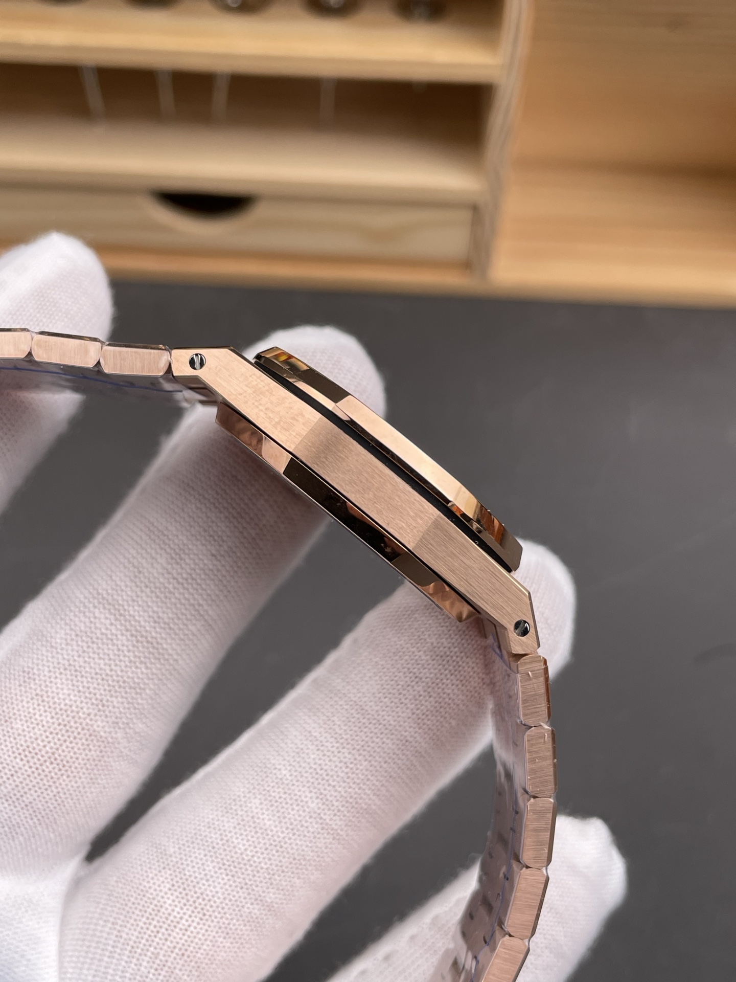 Audemars Piguet Royal Oak Swiss Automatic 34MM Swiss Watch in Rose Gold Casing - 1:1 Mirror Super Clone Edition - view 7