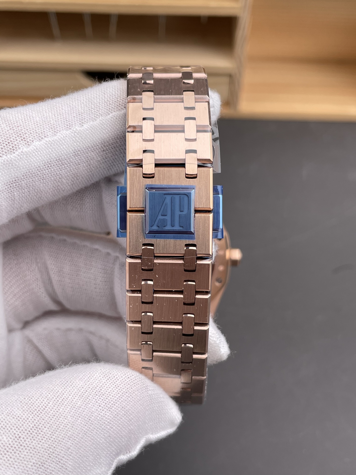 Audemars Piguet Royal Oak Swiss Automatic 34MM Swiss Watch in Rose Gold Casing - 1:1 Mirror Super Clone Edition - view 9