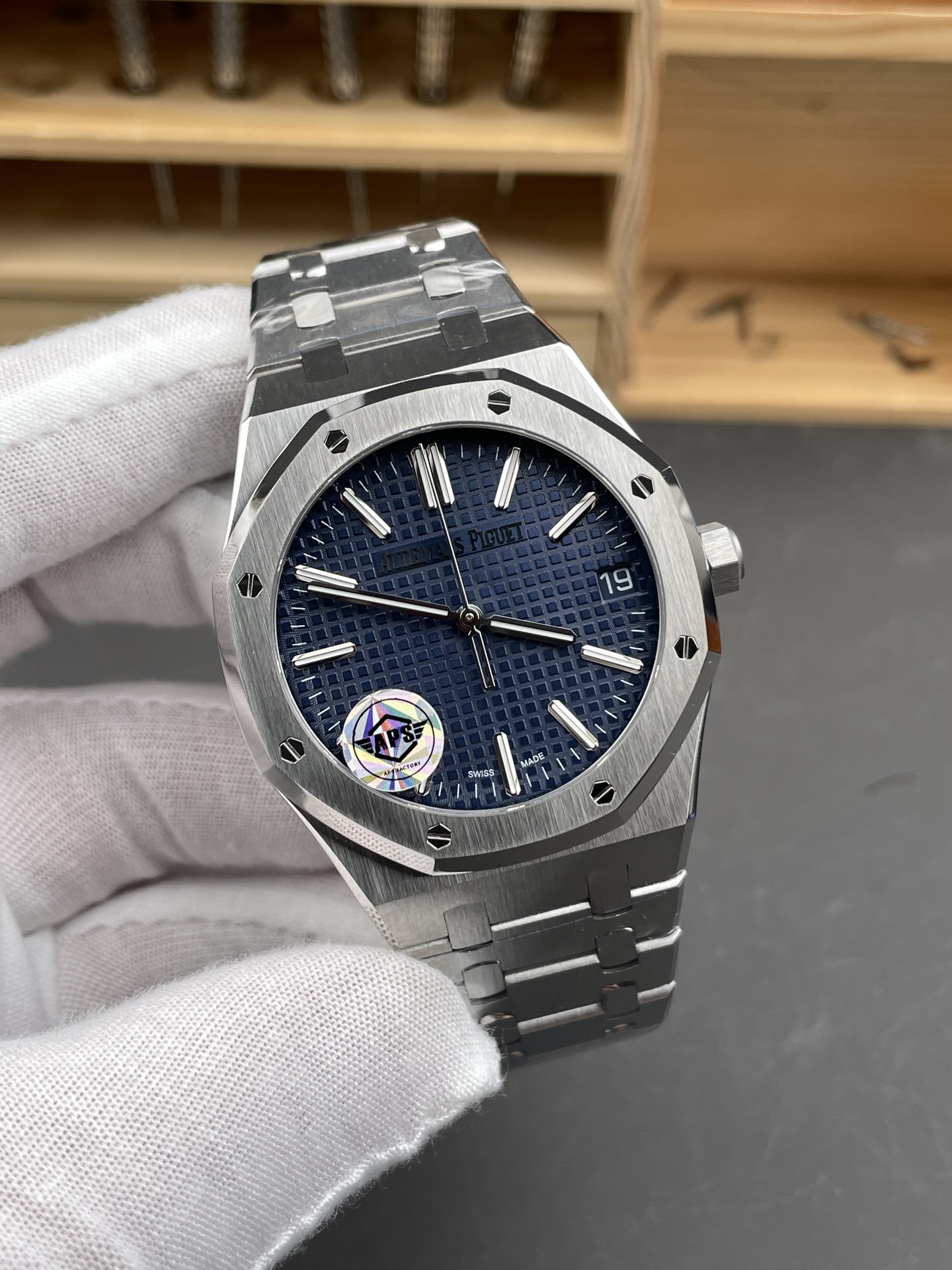Royal Oak 15510 Blue Dial FREE SPRUNG MVMNT Super Clone Watch - view 4