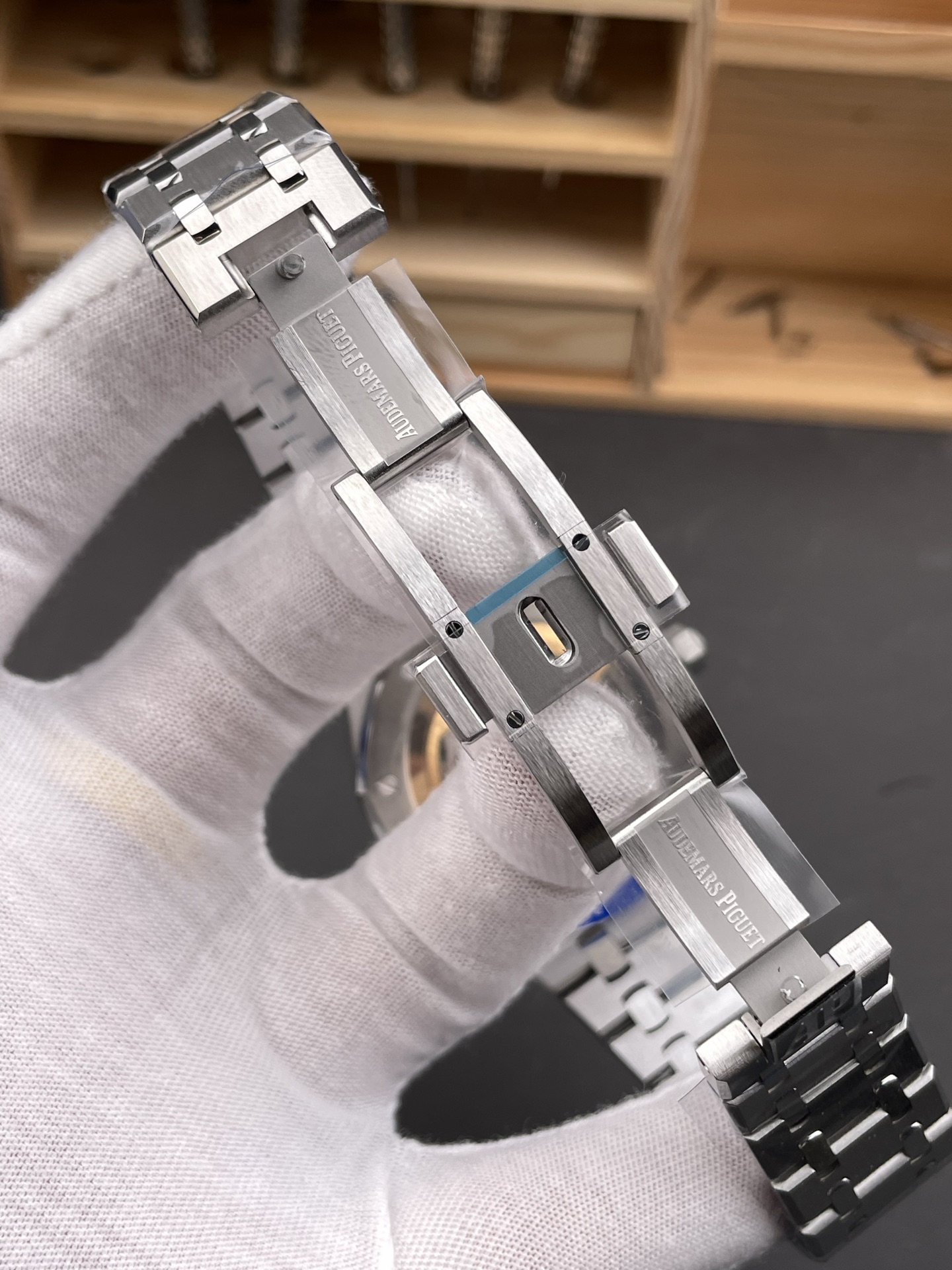 Royal Oak 15510 Blue Dial FREE SPRUNG MVMNT Super Clone Watch - view 8