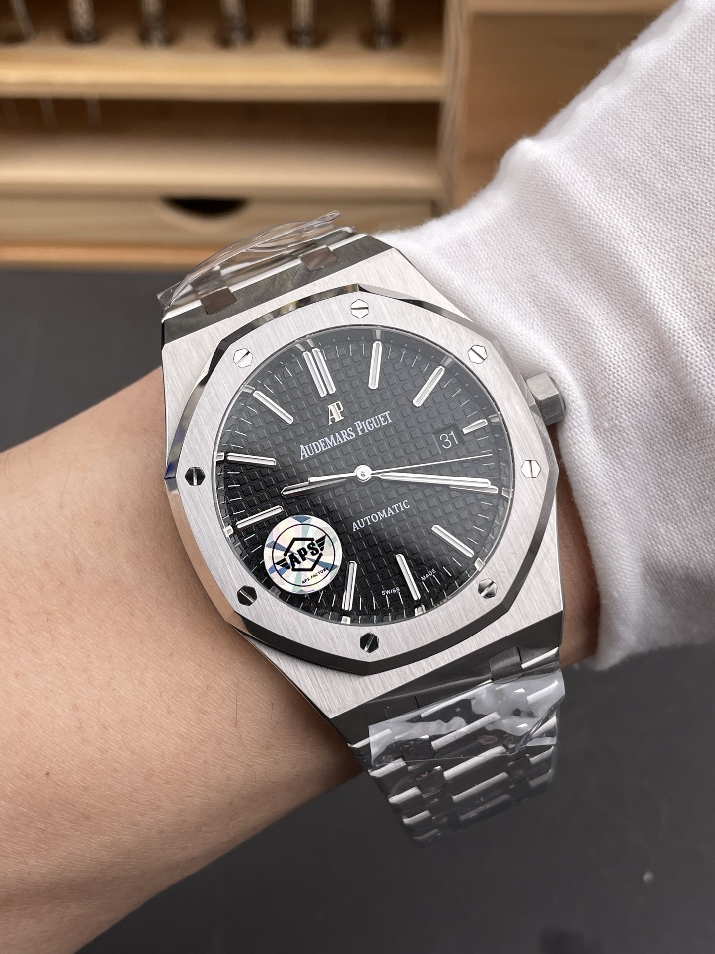 Audemars Piguet Royal Oak 15450 37MM Swiss Calibre 3120 Movement in 904L Steel Casing Black Dial - Super Clone Watch - view 10