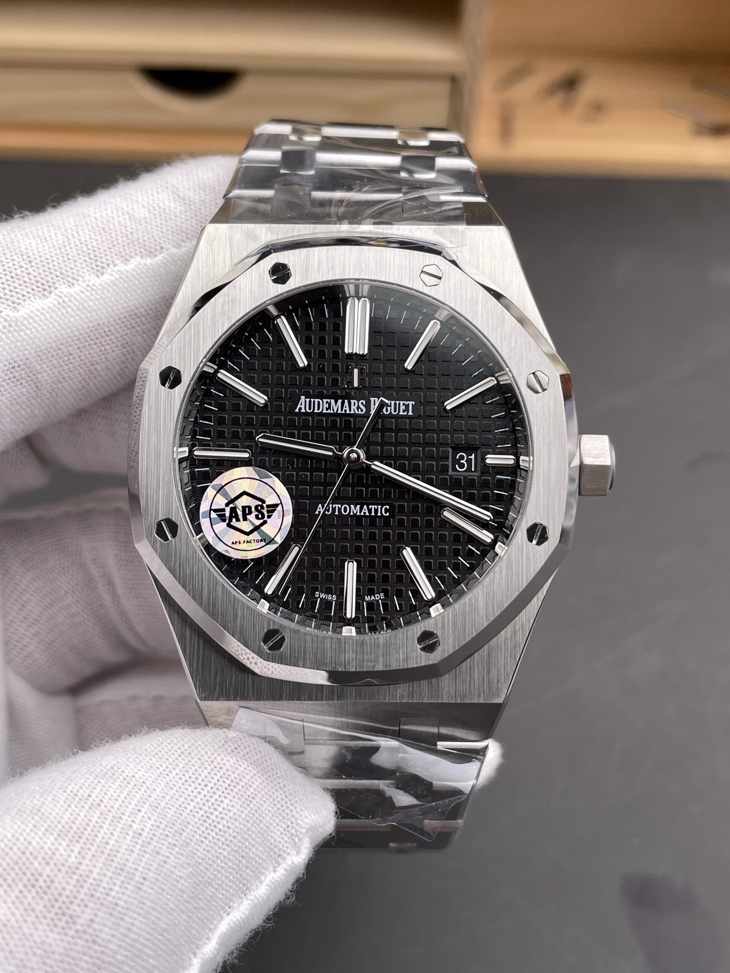 Audemars Piguet Royal Oak 15450 37MM Swiss Calibre 3120 Movement in 904L Steel Casing Black Dial - Super Clone Watch - view 2
